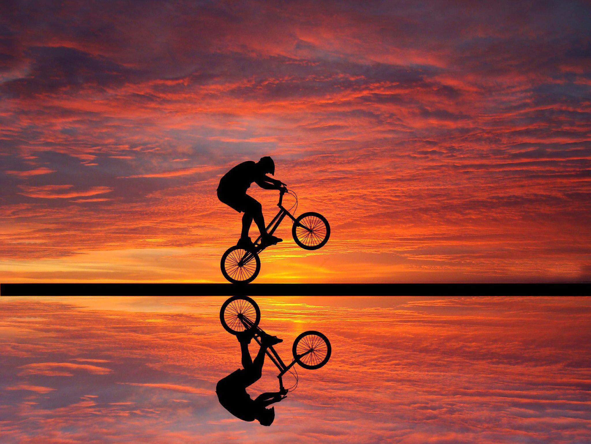 Ciclista BMX silhouette tramonto, 2048x1540 2K, PC