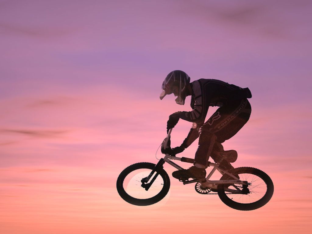 Ciclista BMX in salto al tramonto, 1024x768 HD, Desktop