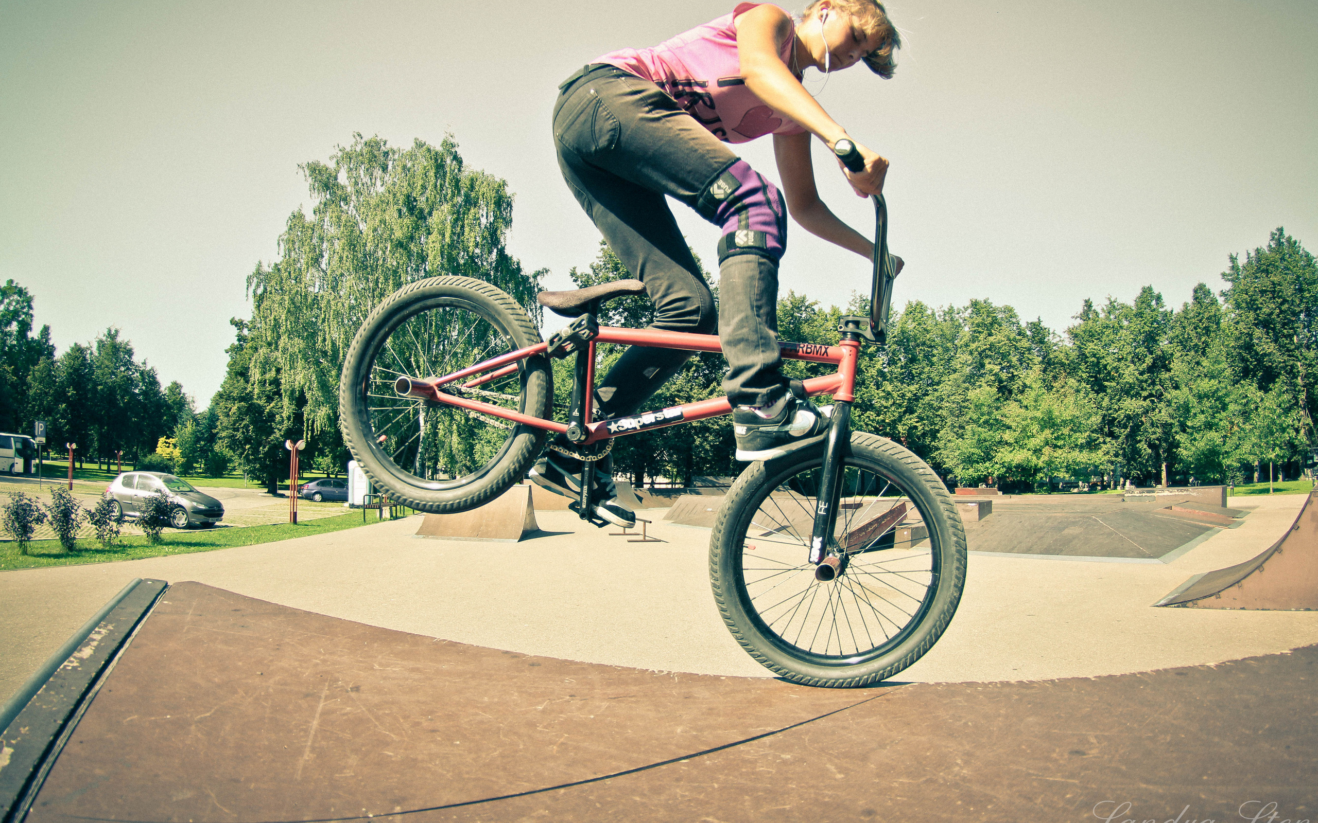 Ciclista BMX salto skatepark, 2560x1600 WQXGA, PC