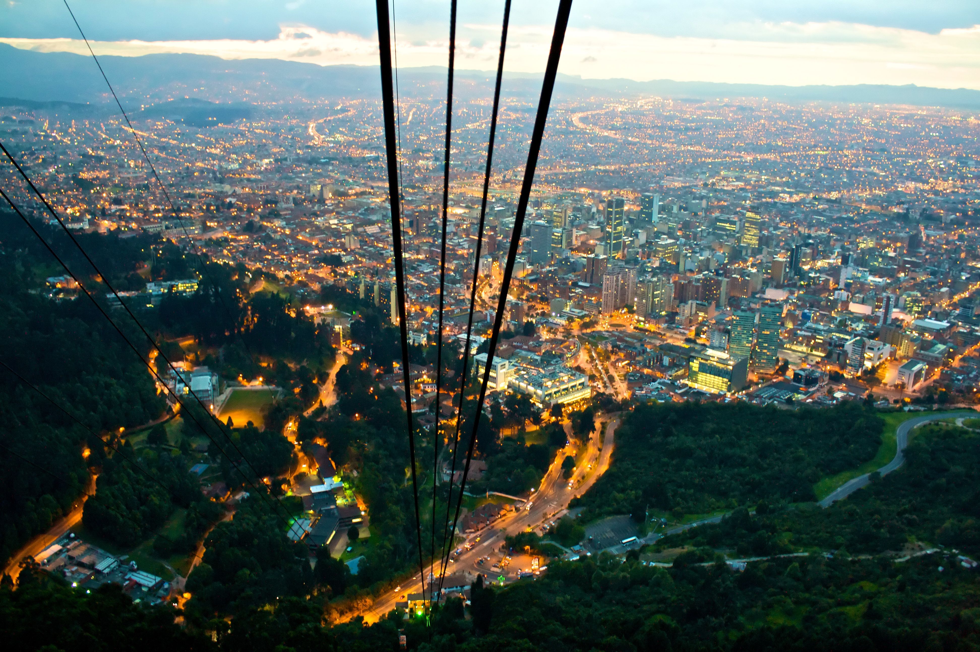 Bogotà vista notturna città, 3000x2000 2K+, Monitor Gaming