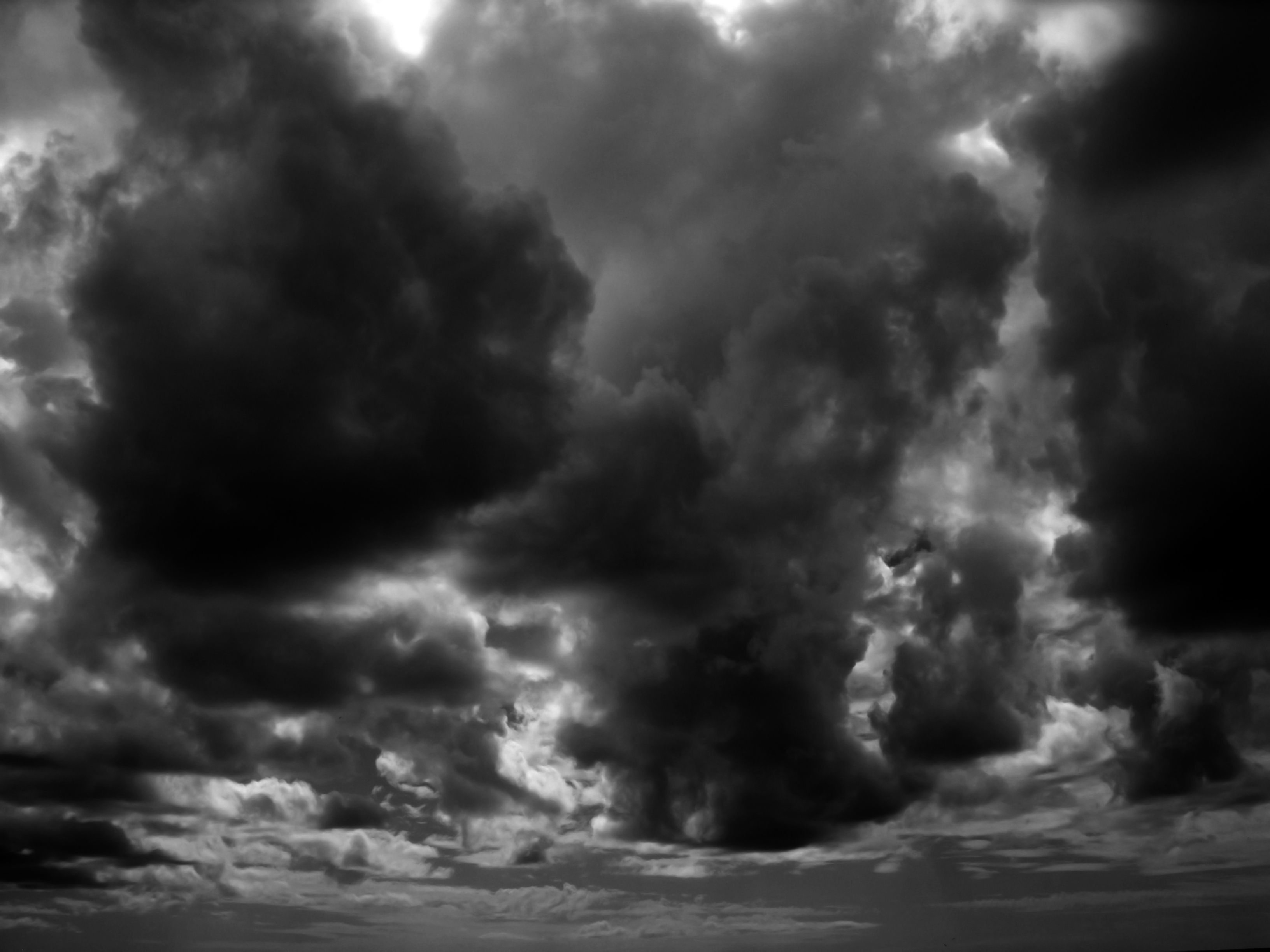 Cielo tempestoso in bianco e nero, 3264x2448 2K, Desktop