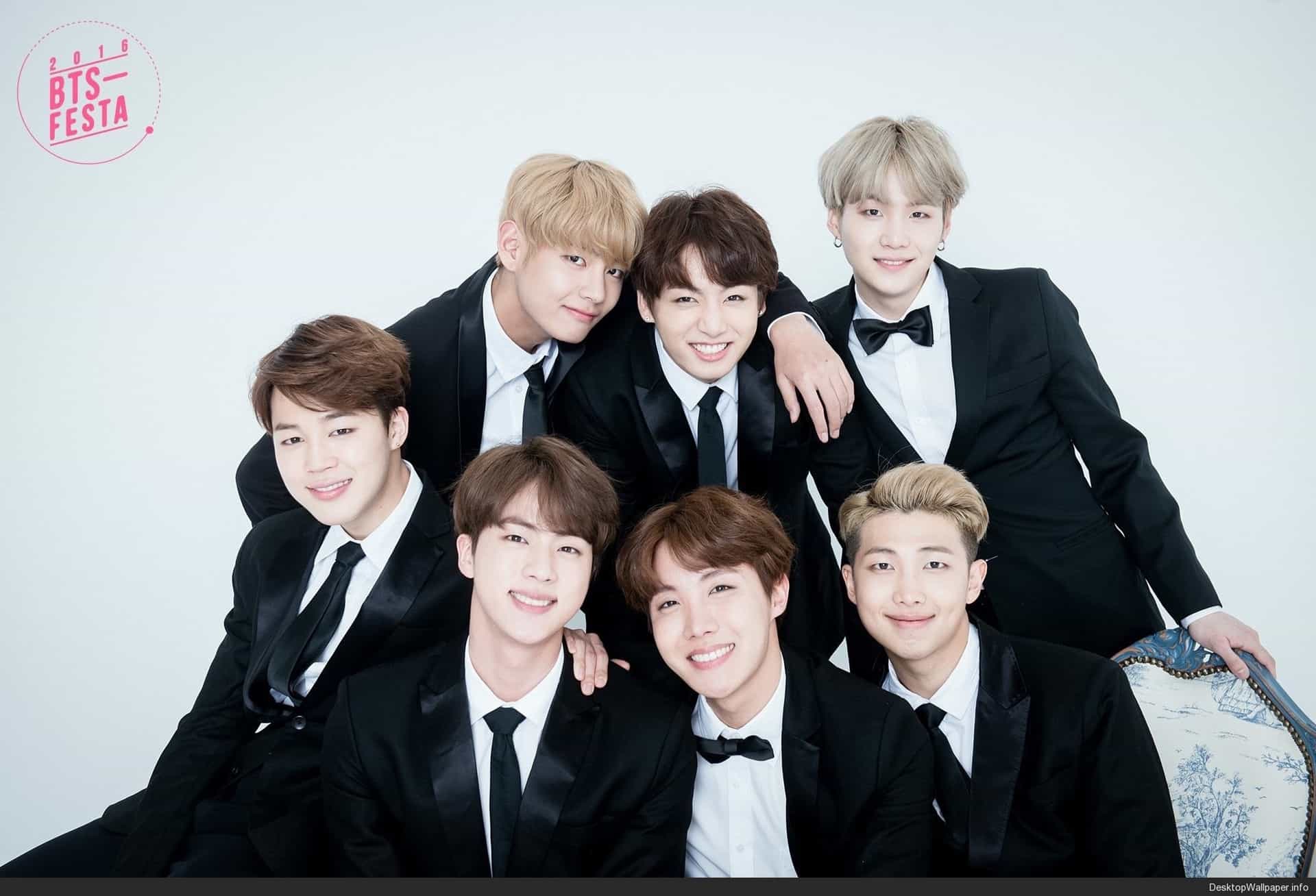 BTS gruppo anime, sfondo bianco, 888x896 Verticale, POCO
