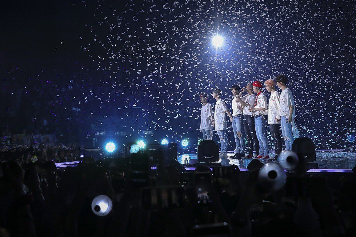 Concerto BTS luci viola arena, 2048x1536 alta risoluzione, Desktop