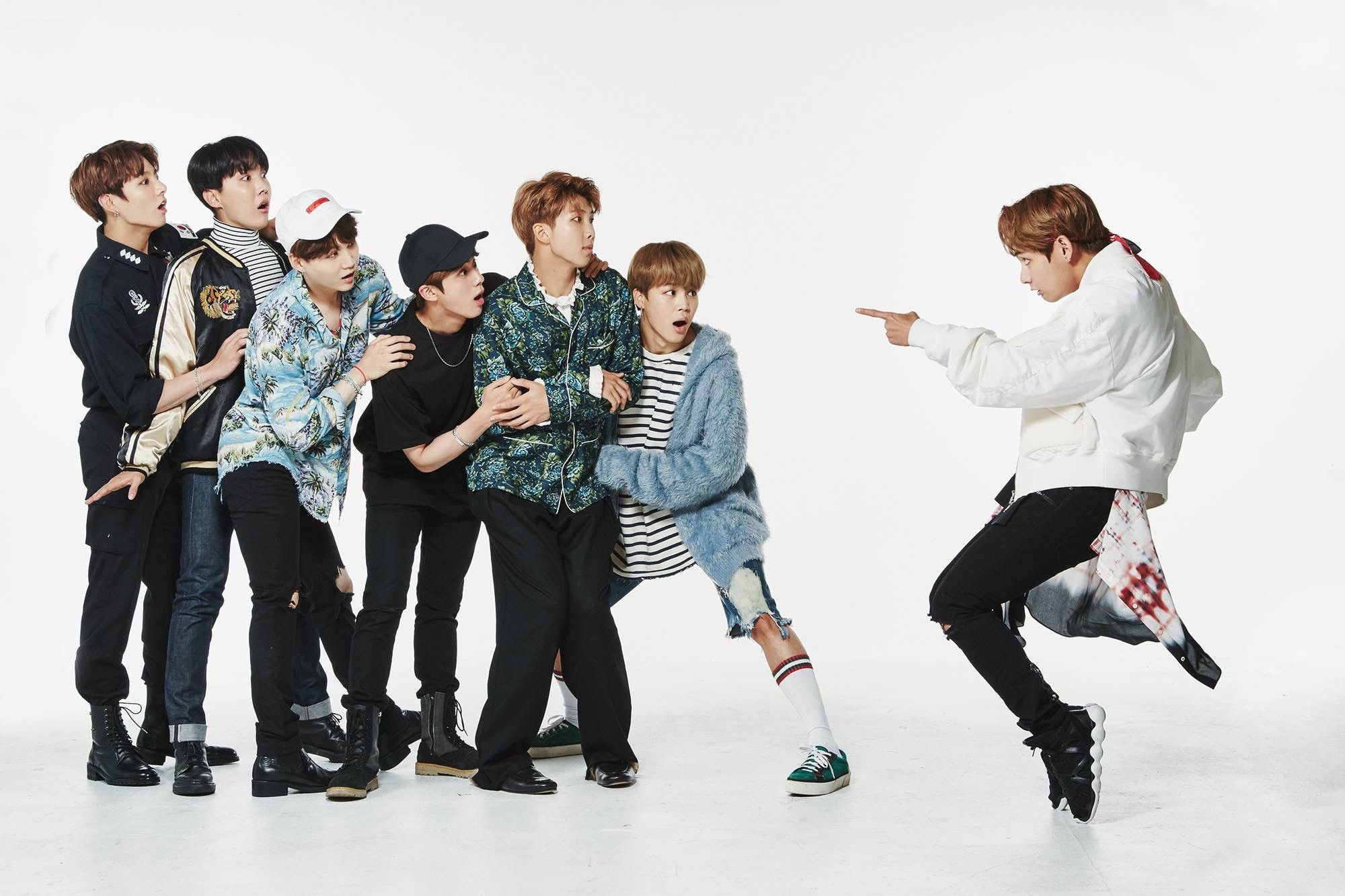 Gruppo BTS in posa, 2000x1333 2K, Desktop