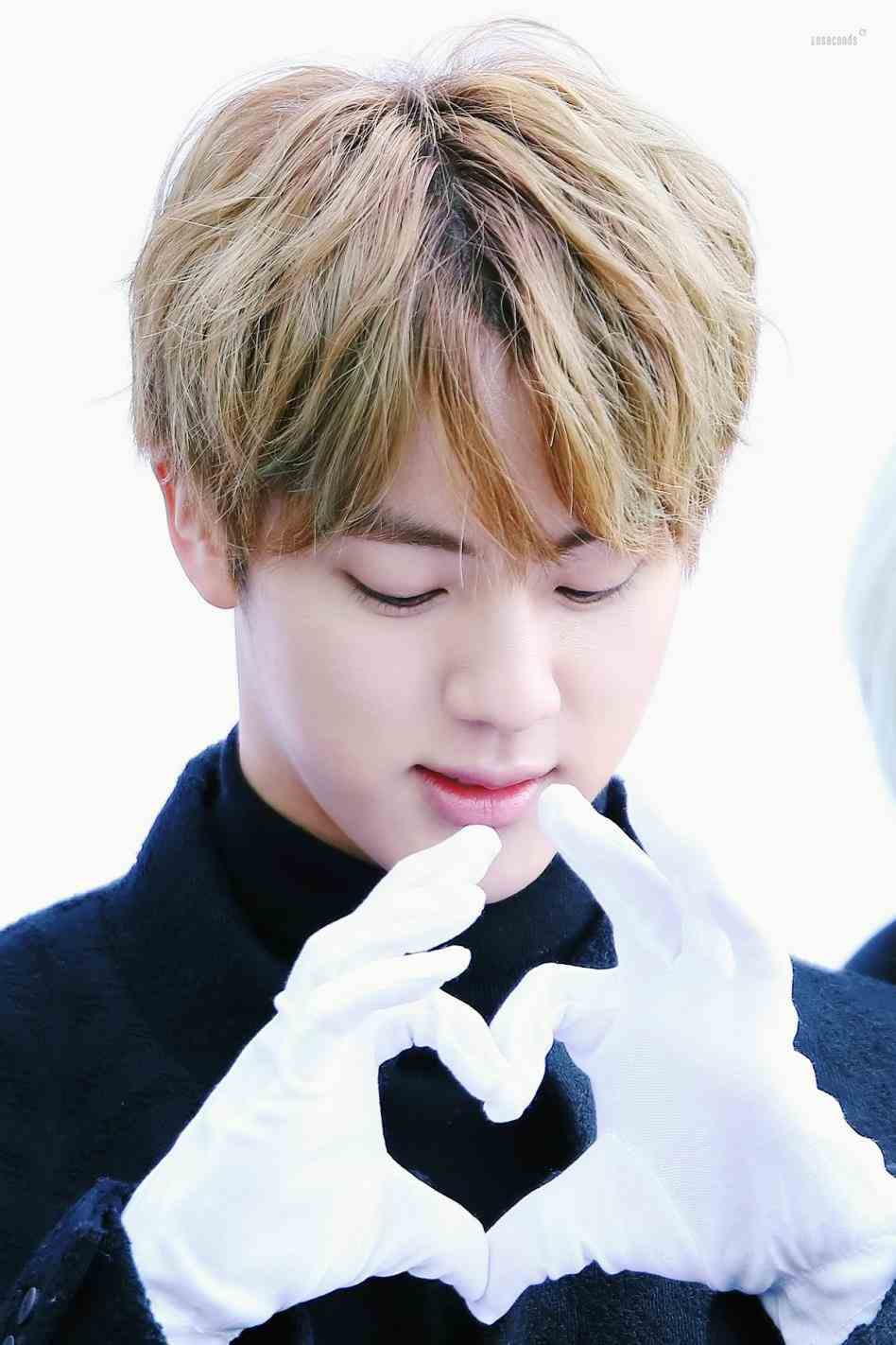 Jin BTS cuore mani, gruppo K-pop, 948x1422 Verticale, Telefono