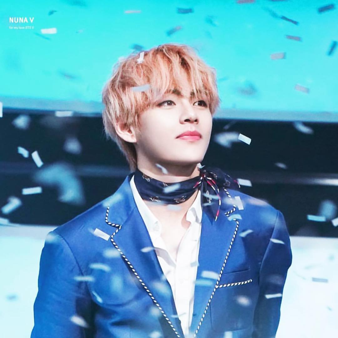 BTS V con coriandoli, 1080x1080 HD, PC
