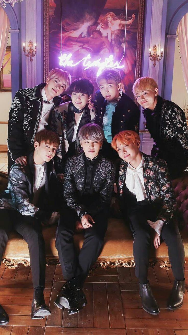 Gruppo BTS seduti insieme, 736x1308 Full HD Verticale, Smartphone