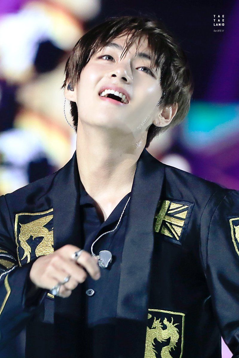 V BTS giacca nera dorata, 800x1200 Full HD Verticale, Realme