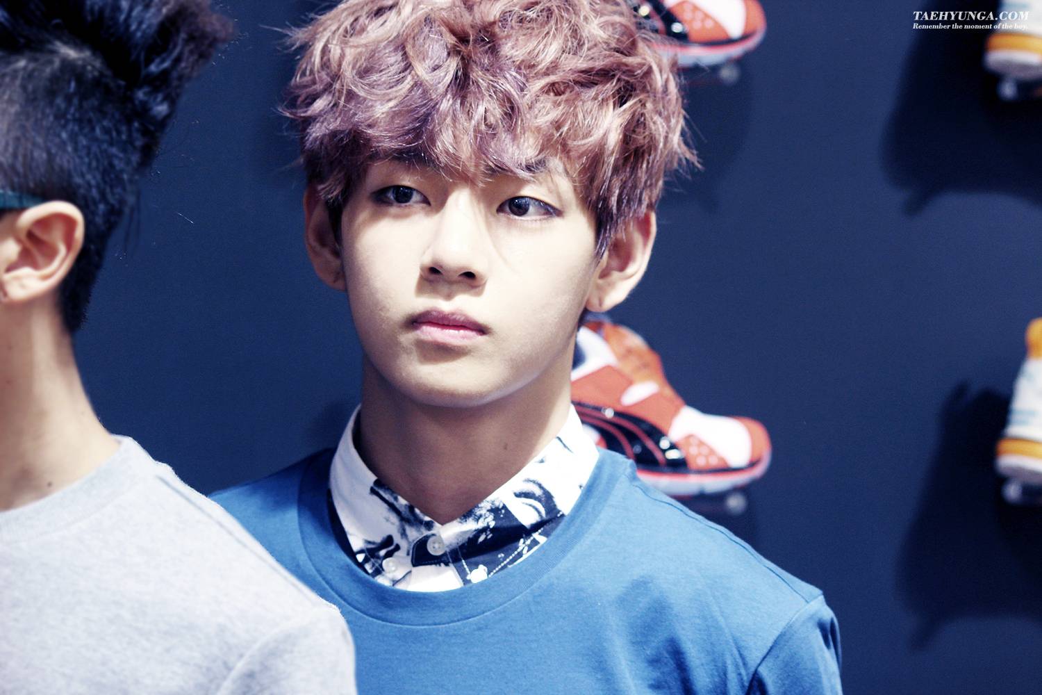 BTS V ritratto artistico, 736x1308 Verticale, Android