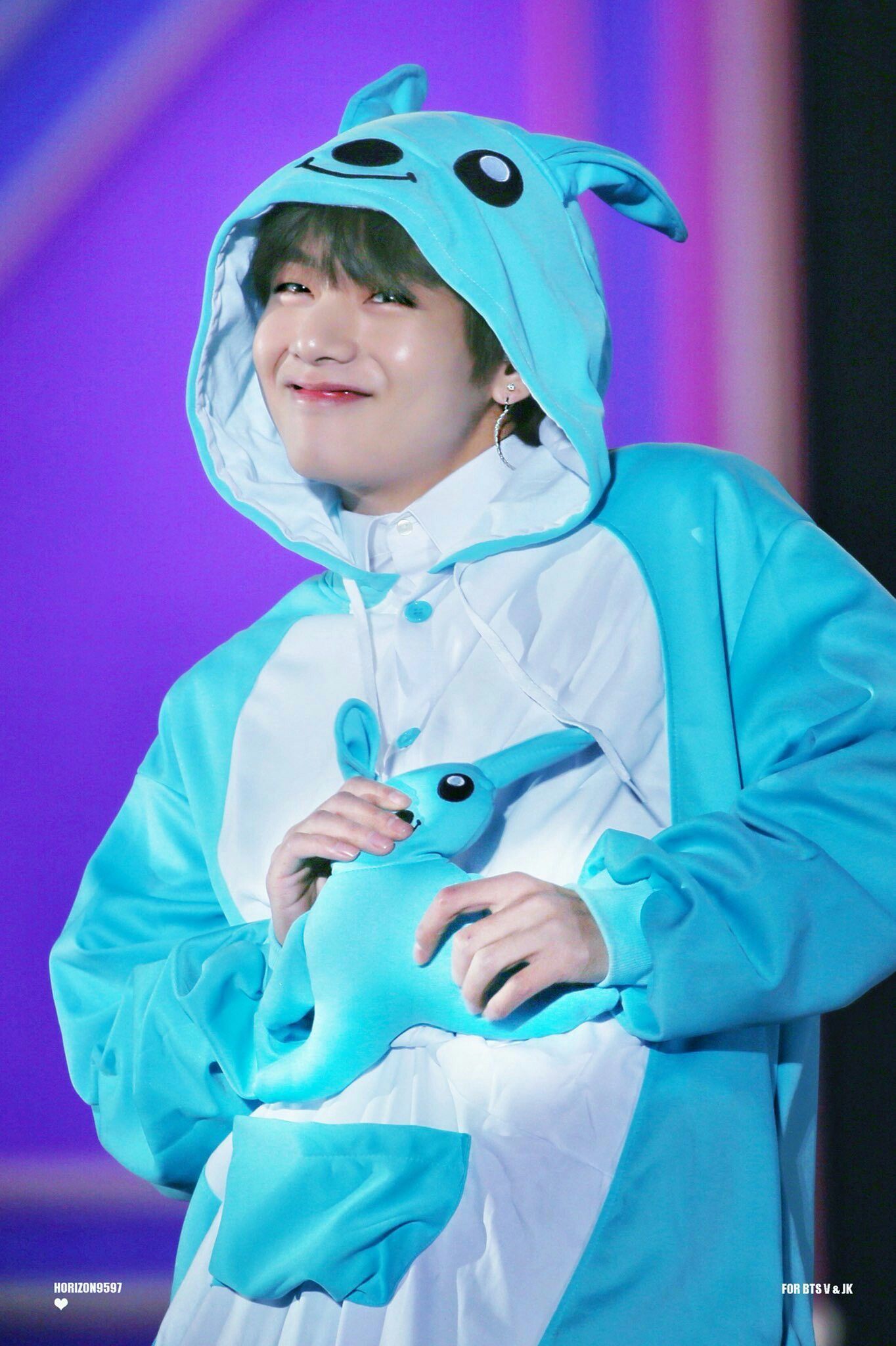 V BTS costume coniglio blu, 1364x2048 Full HD Verticale, Smartphone