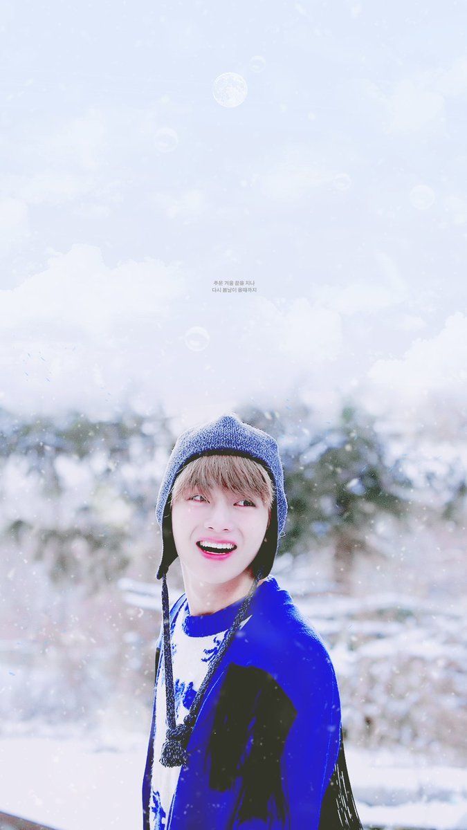 Ragazzo sorridente nella neve, 675x1200 Full HD Verticale, iPhone