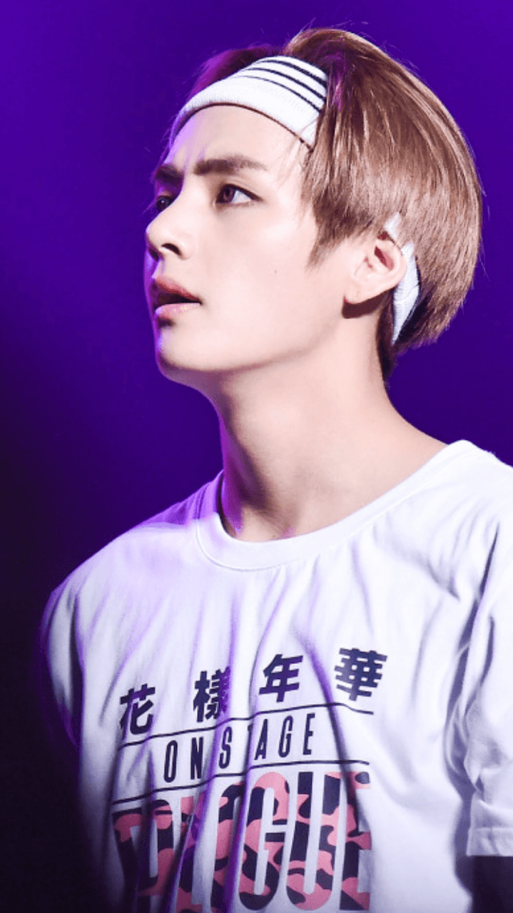 V BTS Taehyung fiori verdi, 1920x1080 1080p, Desktop
