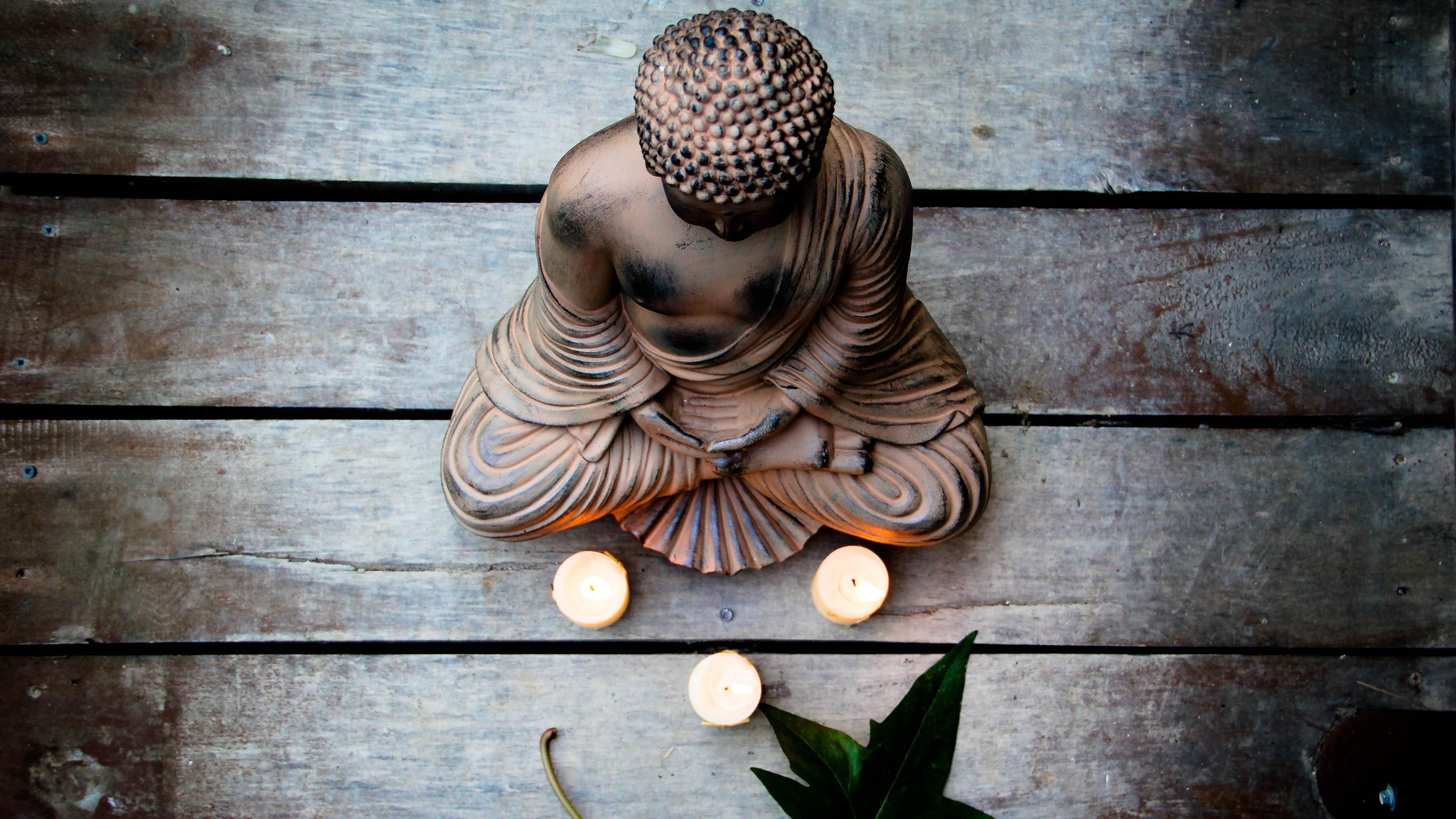 Statua Buddha con candele, 3840x2160 Ultra HD, PC