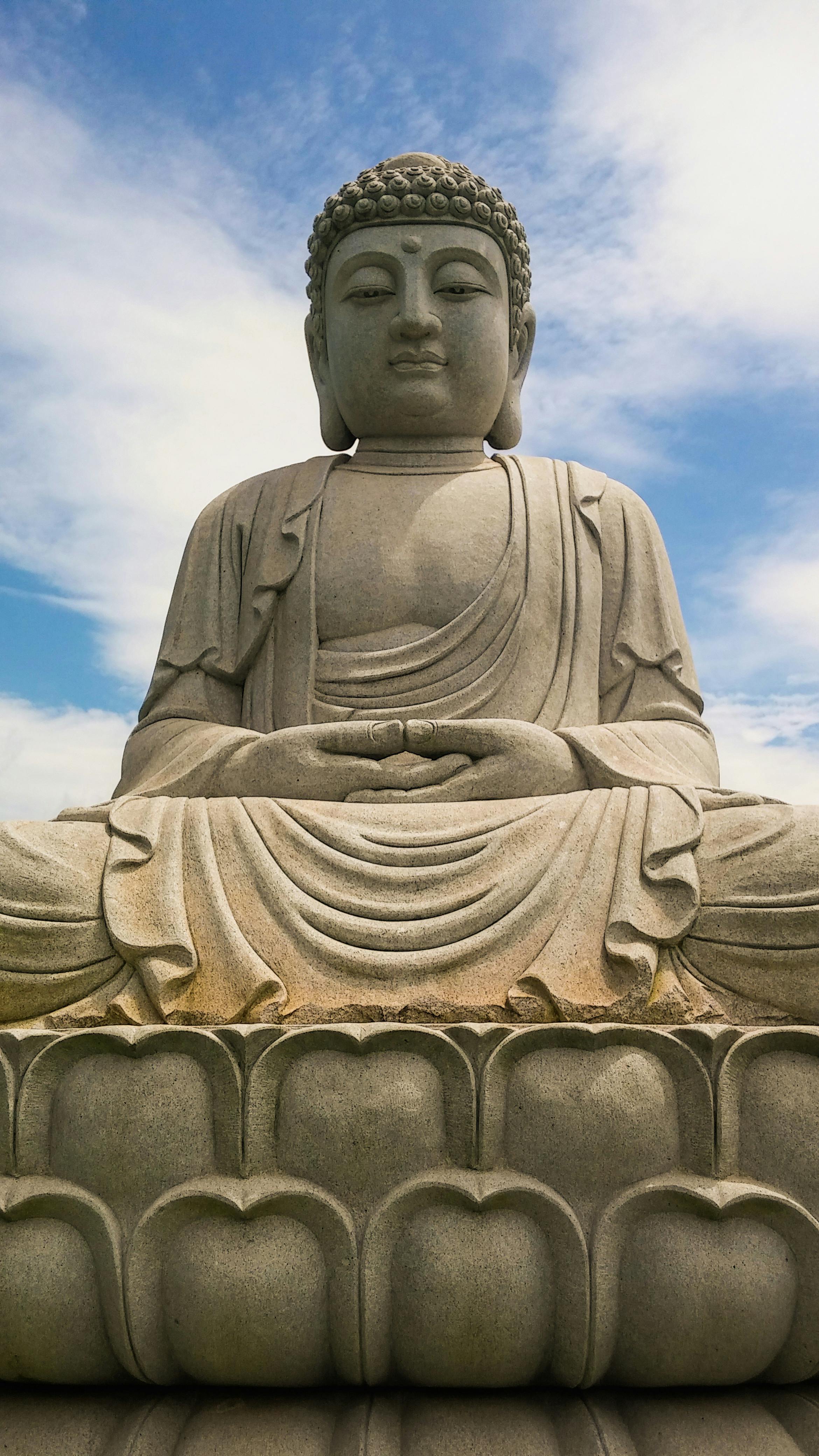 Statua di Buddha seduto, 2340x4160 Full HD Verticale, iPhone