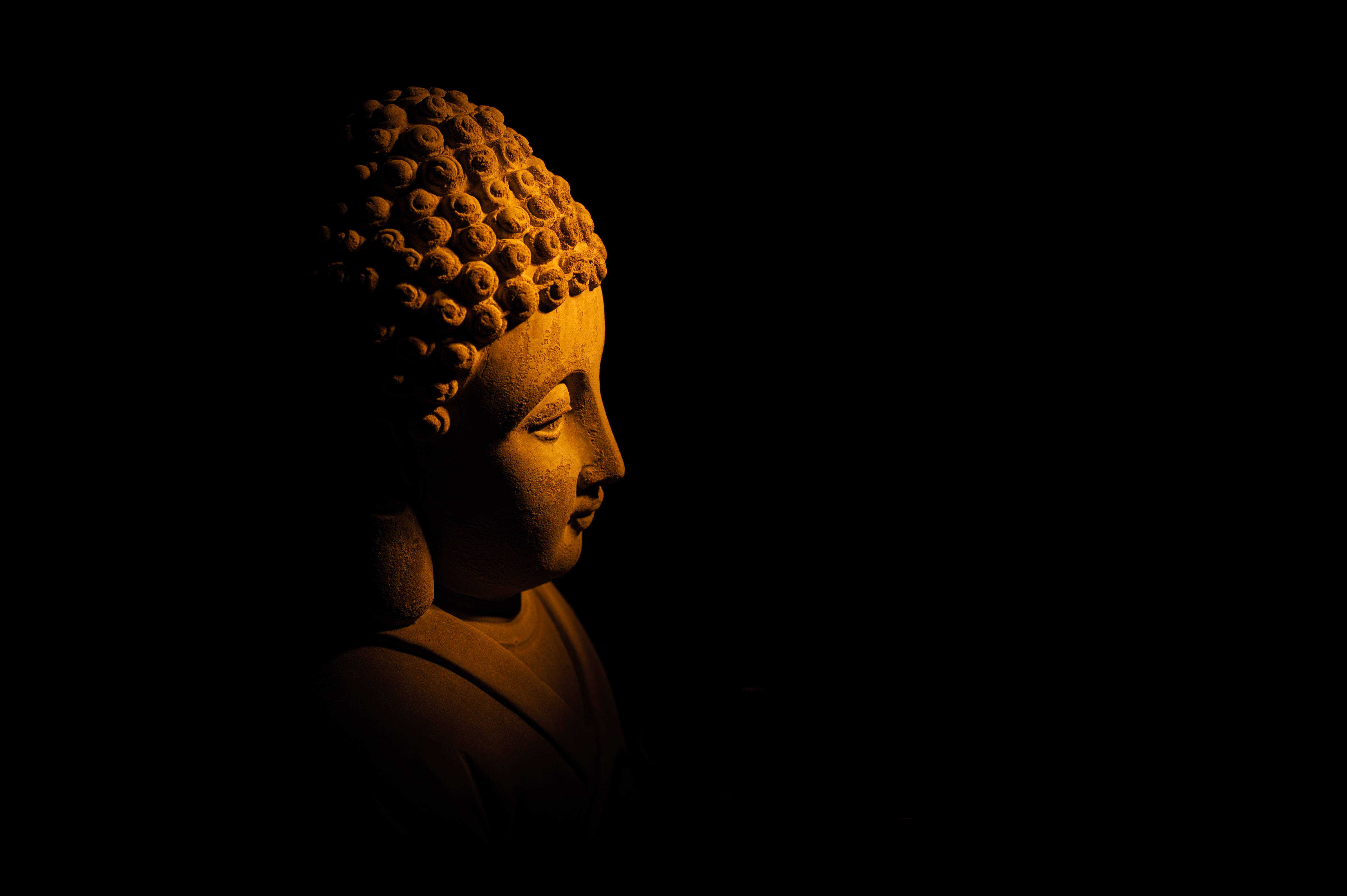 Statua Buddha profilo dorato, 4785x3184 Ultra HD, 4K TV