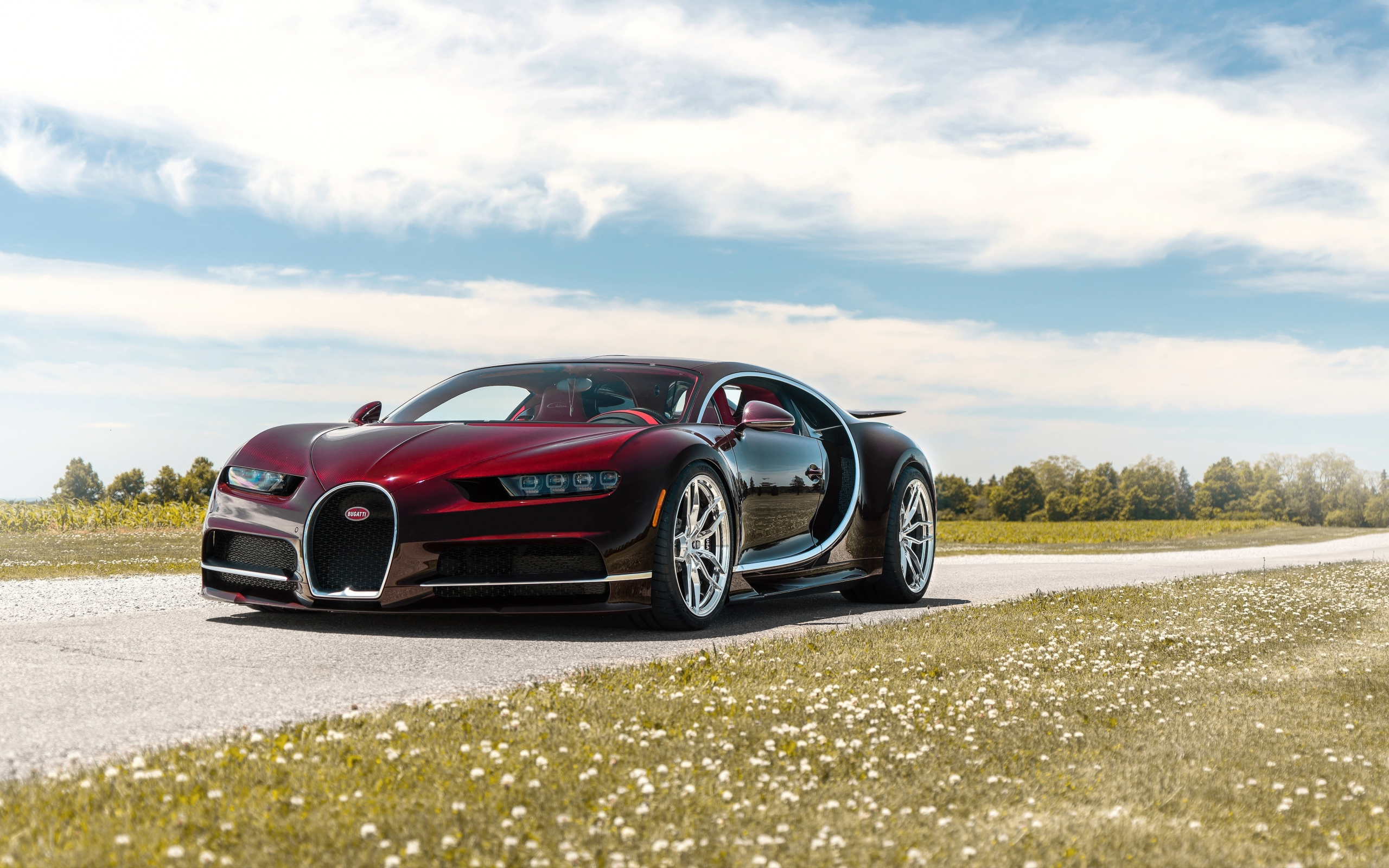 Bugatti Chiron rossa su strada, 2560x1600 2K+, MacBook Pro