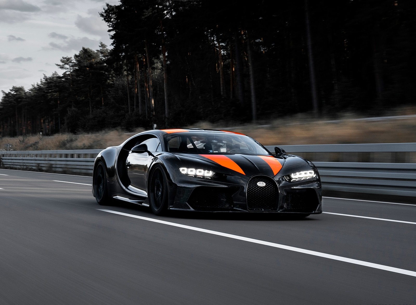 Bugatti Chiron Super Sport nera-arancione, 1600x1174 HD Ready, Desktop