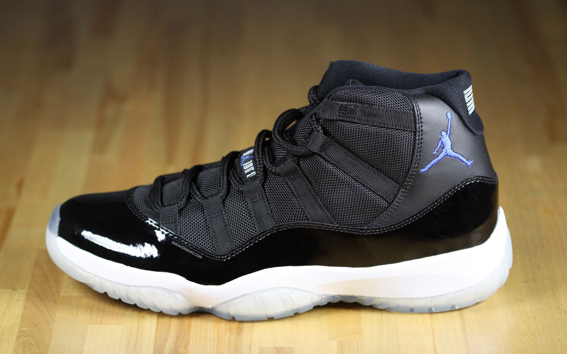 Jordan 11 Space Jam nera, 1920x1200 WUXGA, PC