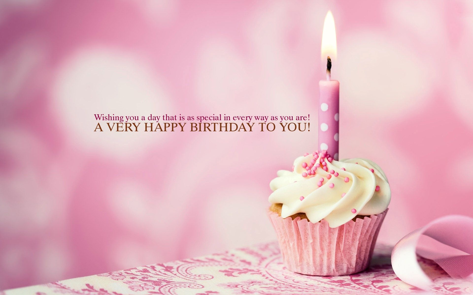 Cupcake rosa con candela, 1920x1200 WUXGA, Monitor Gaming