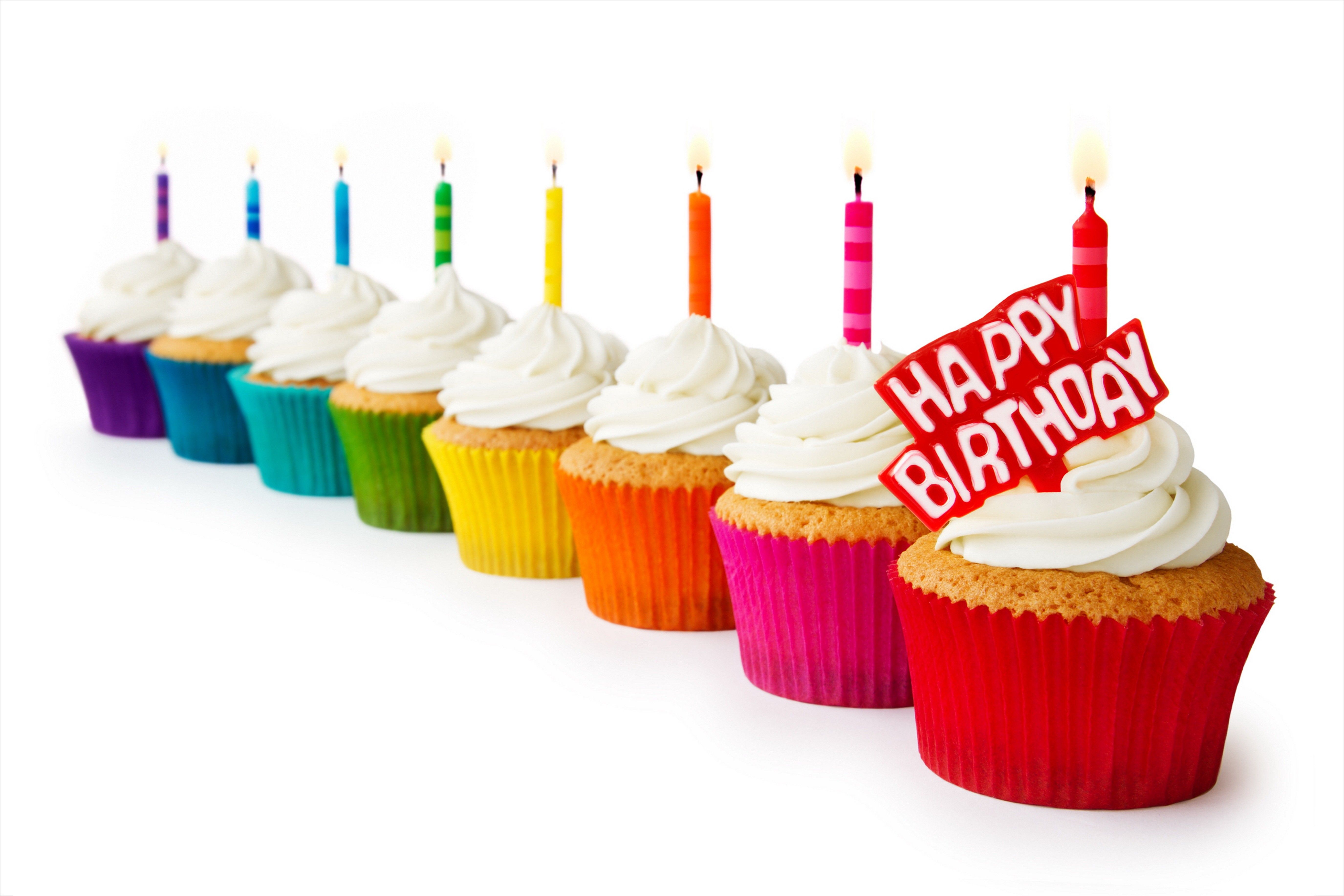 Cupcakes colorati con candeline compleanno, 5500x3667 4K Ultra HD, Desktop