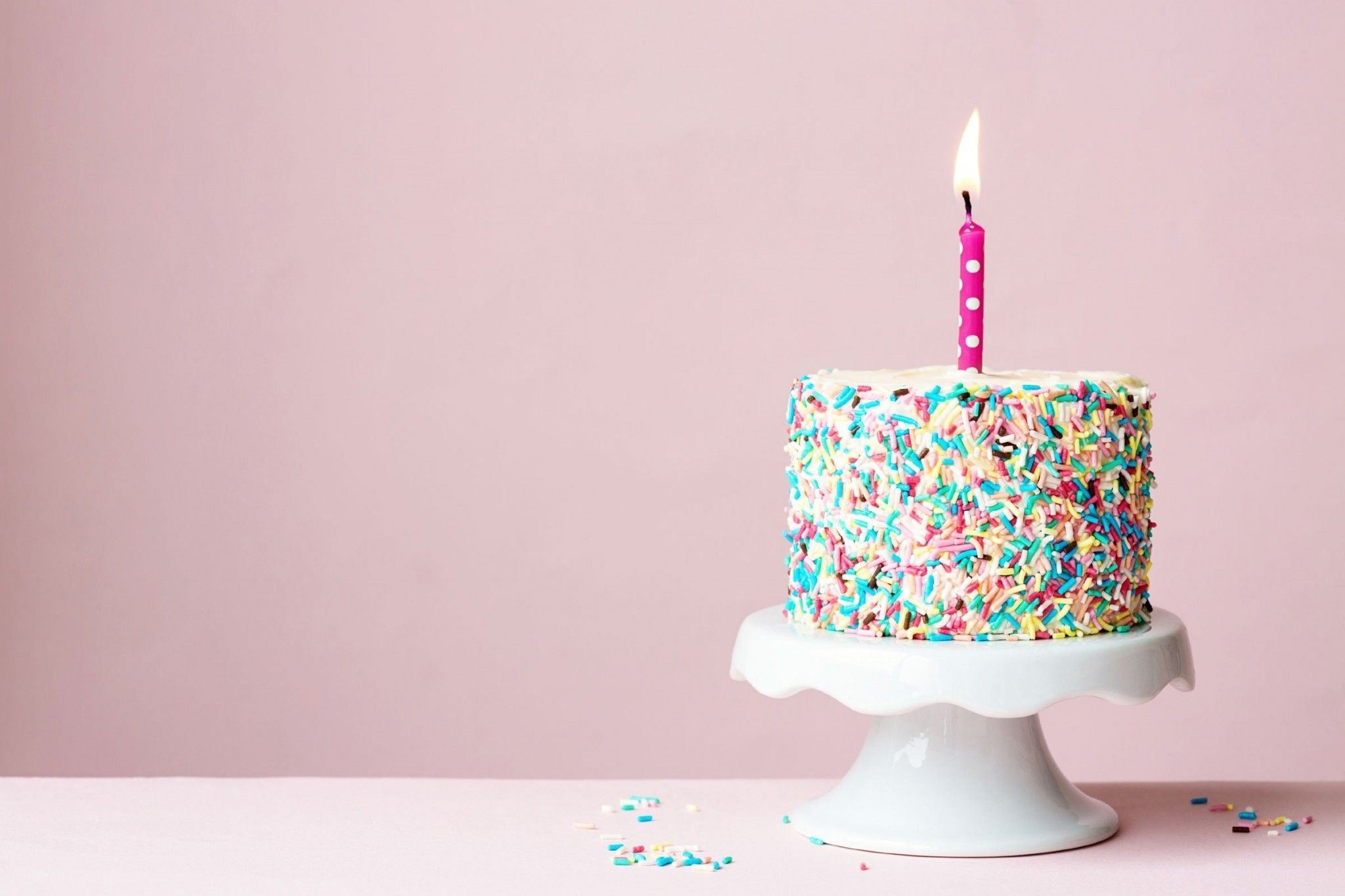 Torta compleanno con candela rosa, 2048x1364 alta risoluzione, PC Desktop