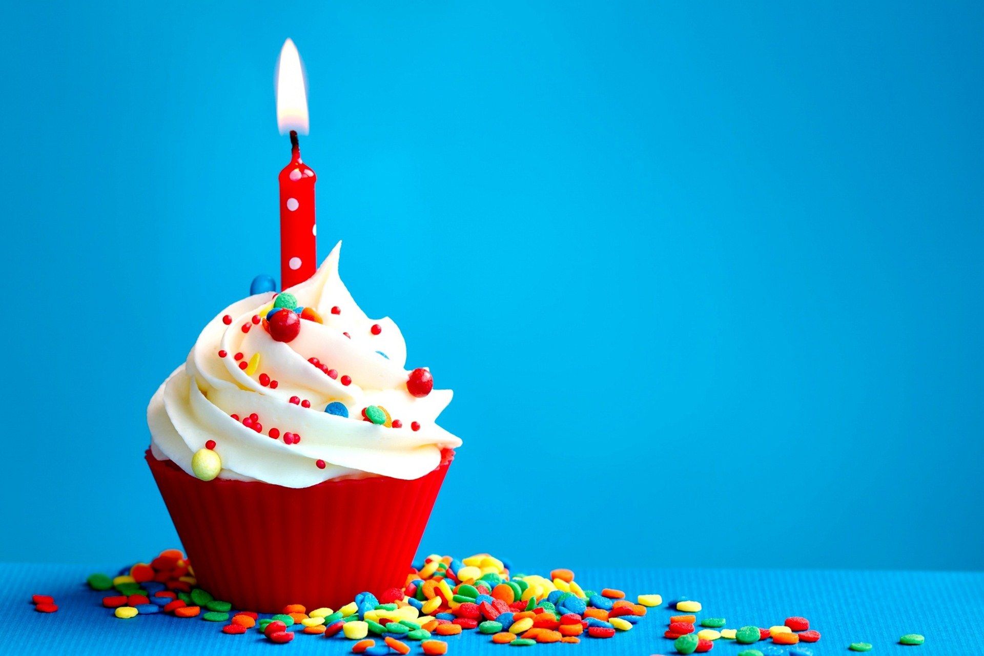 Cupcake rosso con candela, 1920x1280 Full HD+, PC