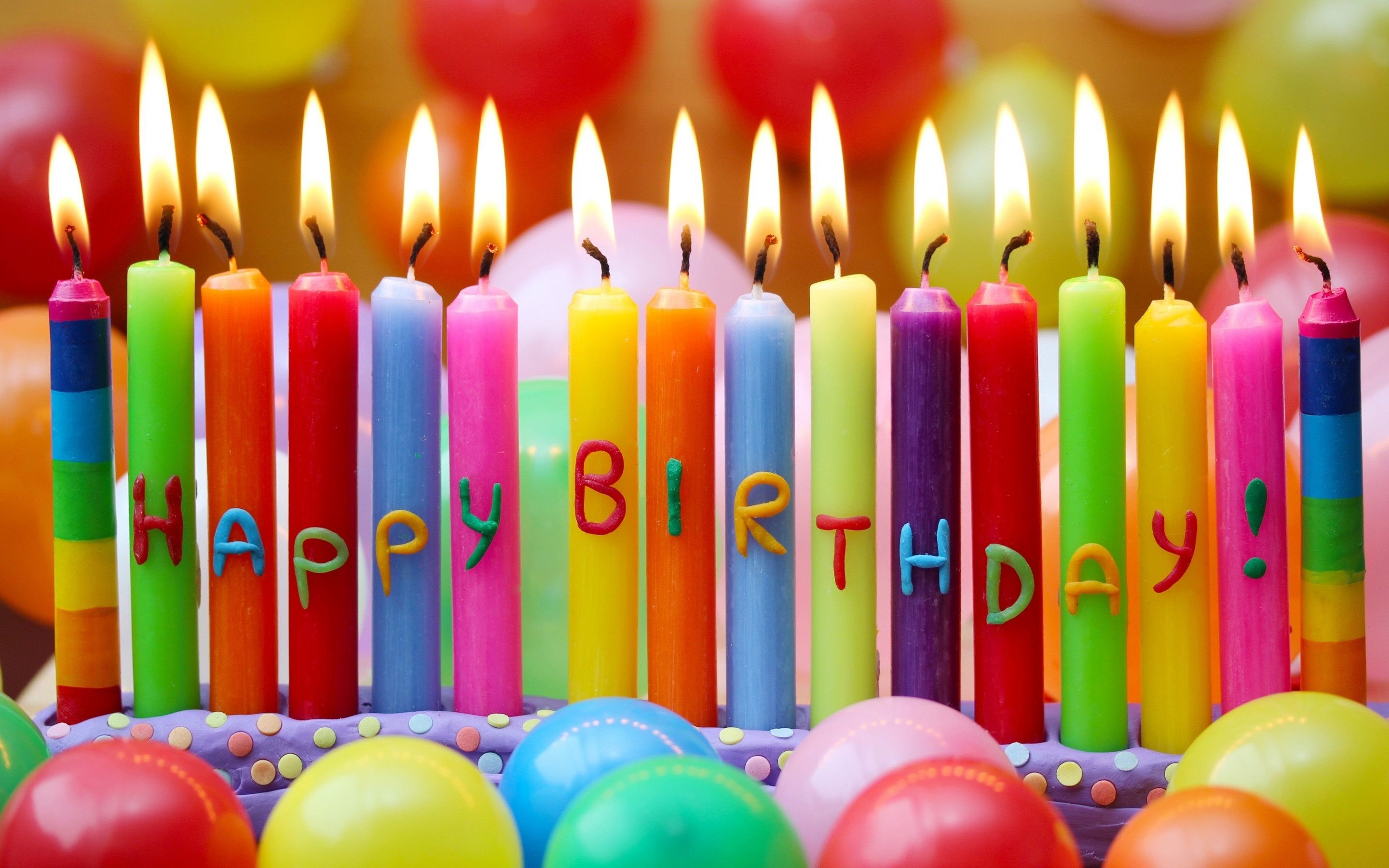 Candeline compleanno colorate accese, 2880x1800 2K+, PC