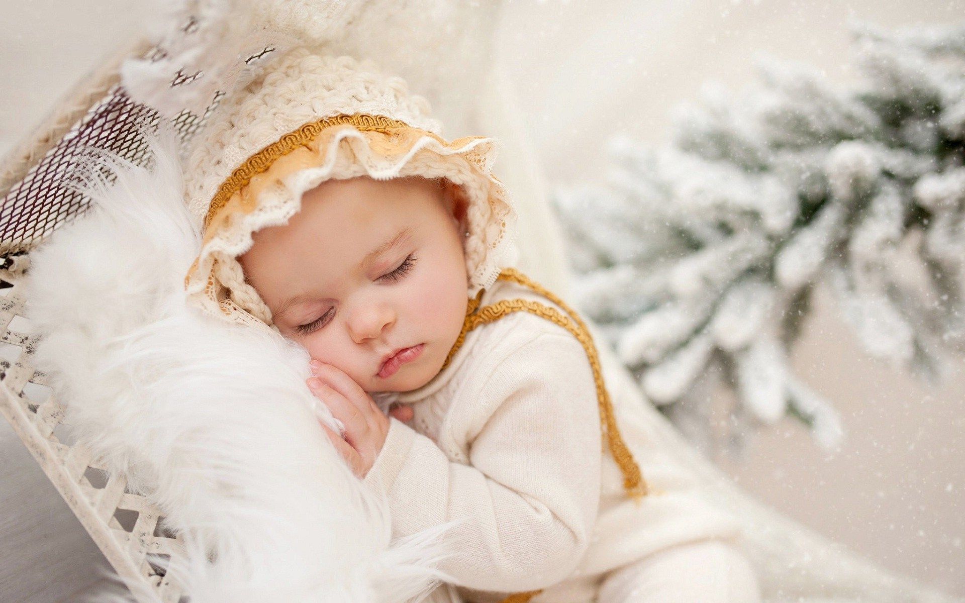 Bambina addormentata cuffia beige, 1920x1200 Full HD+ WUXGA, PC