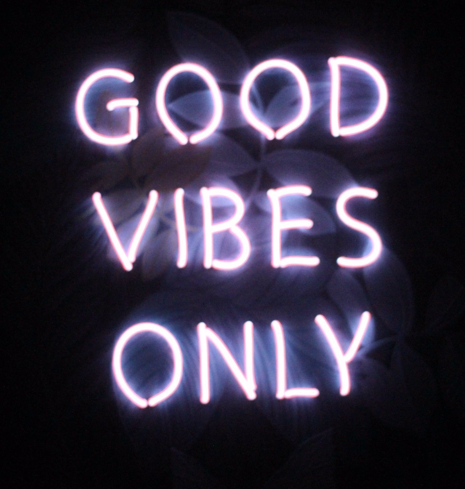 Insegna neon Good Vibes Only, 1521x1600 Verticale, Telefono