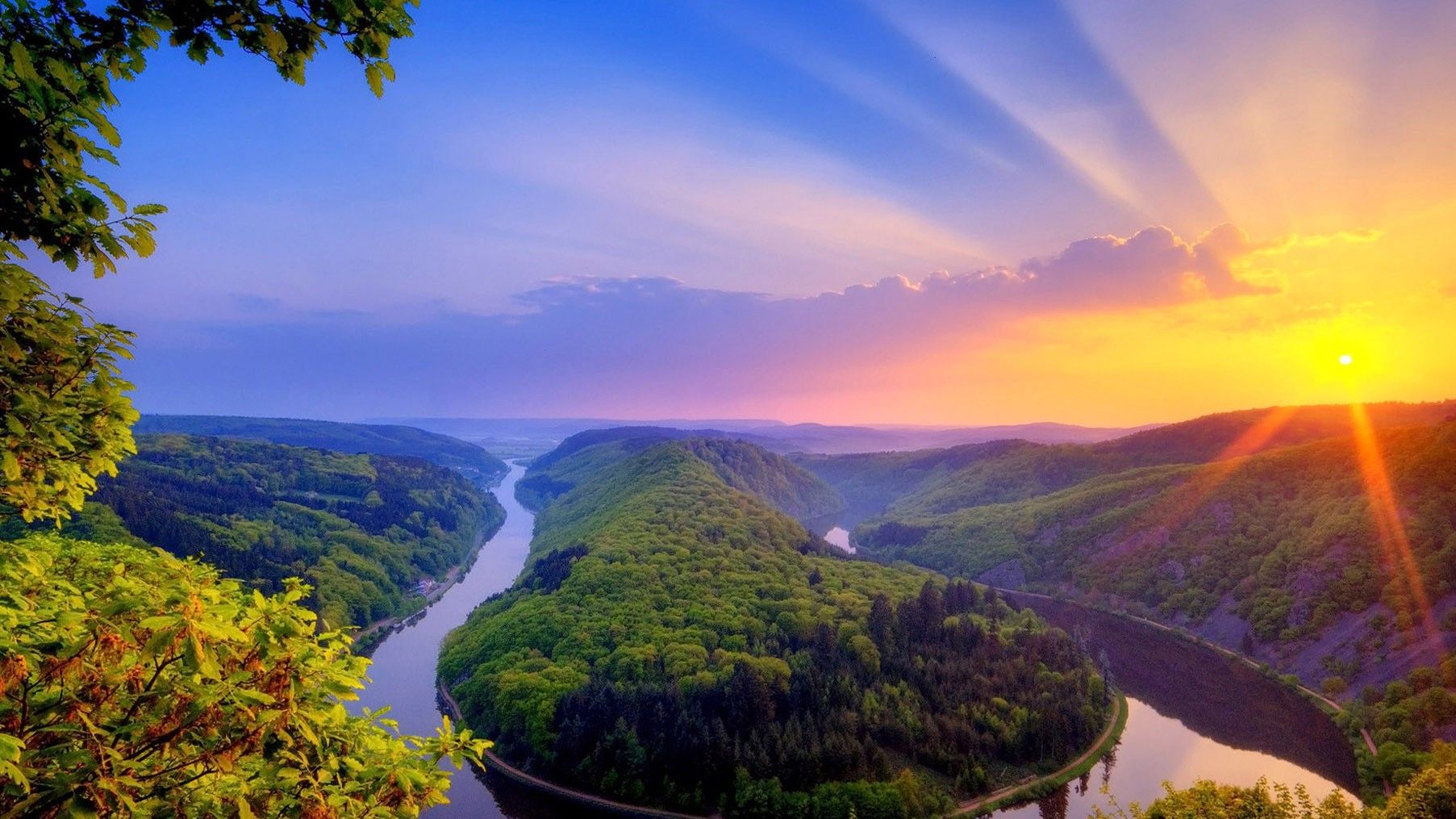 Fiume tra colline al tramonto, 1805x1015 HD Ready, PC