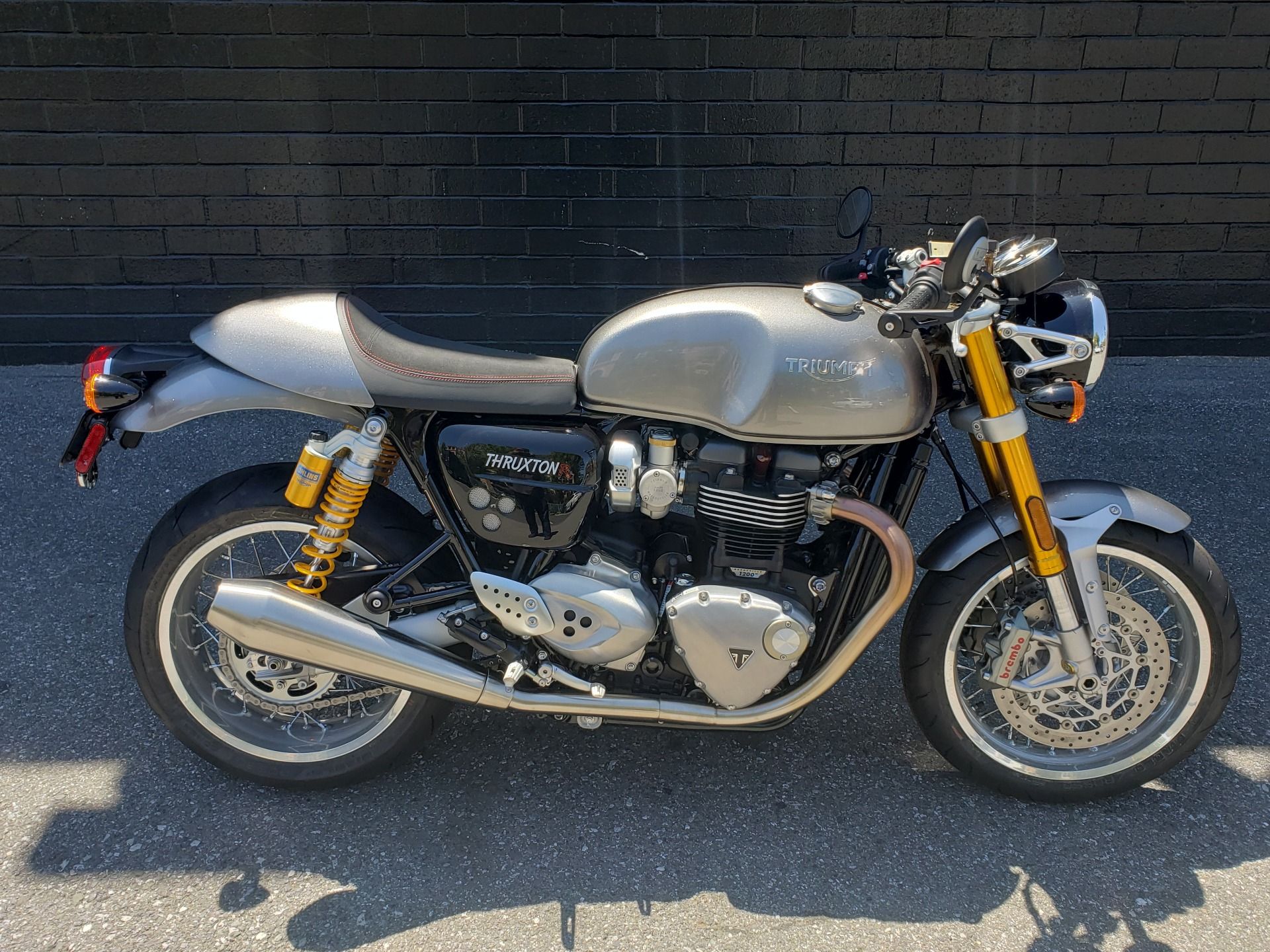 Café racer Triumph rossa, 1024x768 HD, Laptop