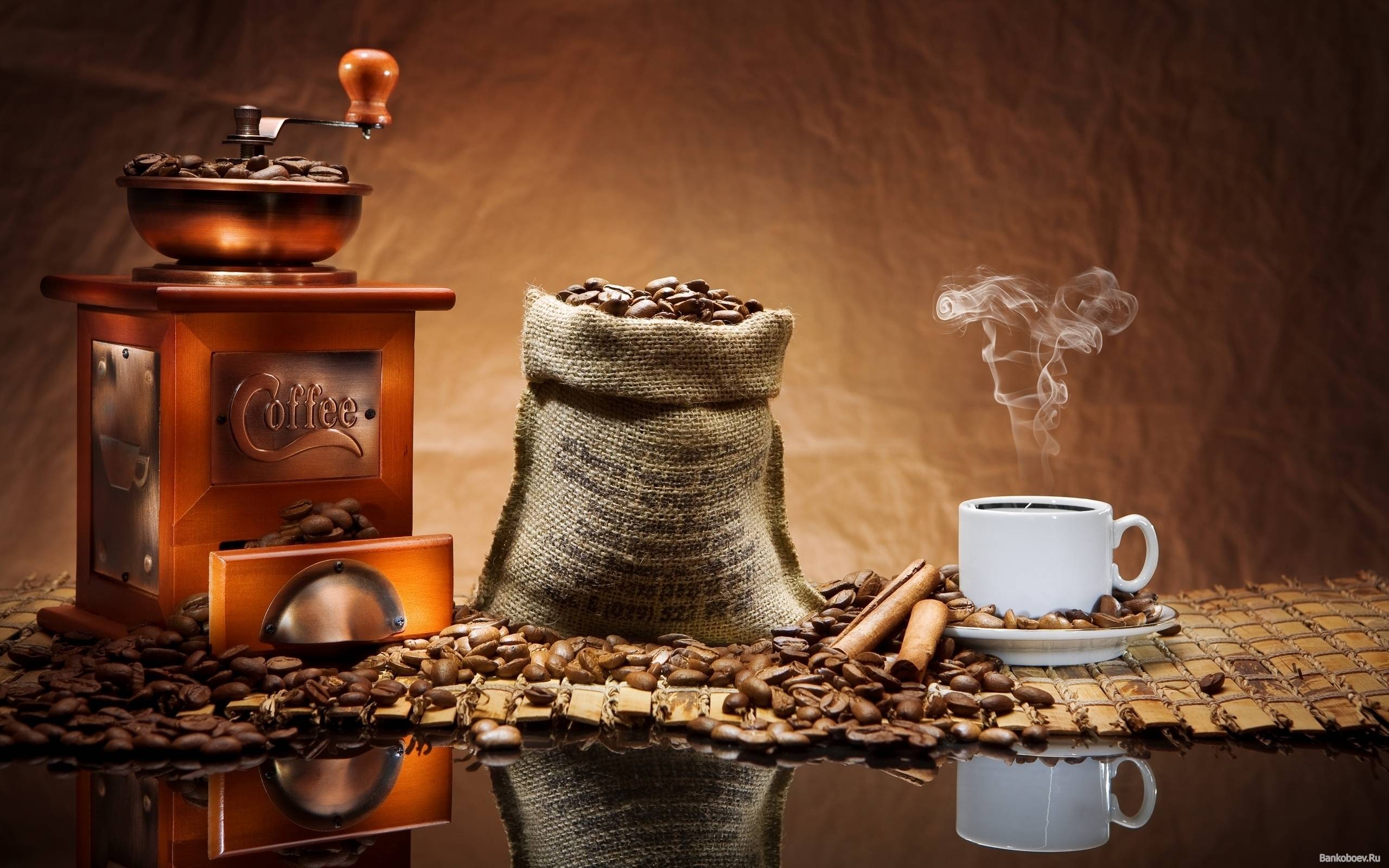 Macinino caffè, sacco chicchi, tazza, 2560x1600 2K+, PC