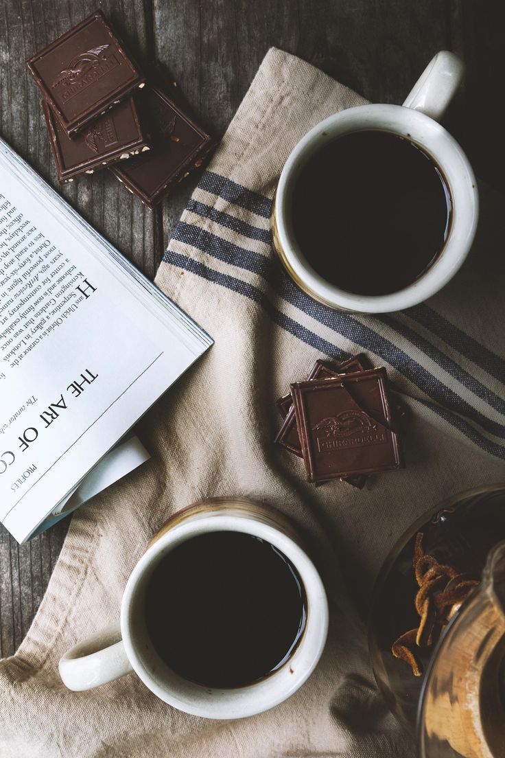 Tazze caffè cioccolato e libro, 736x1104 Full HD Verticale, iPhone