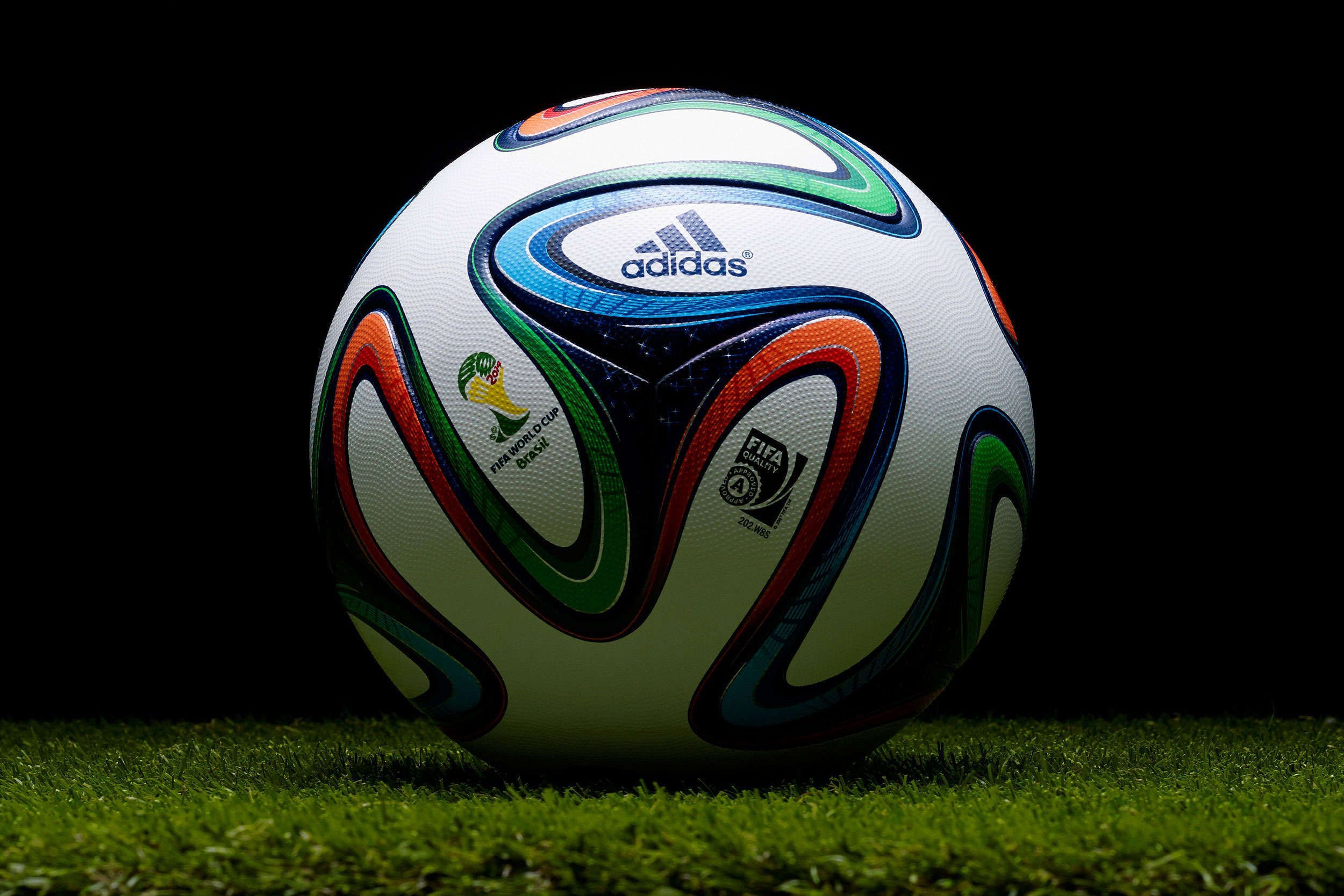Pallone Adidas Brazuca calcio, abbigliamento sportivo, 2500x1668 alta risoluzione, Desktop