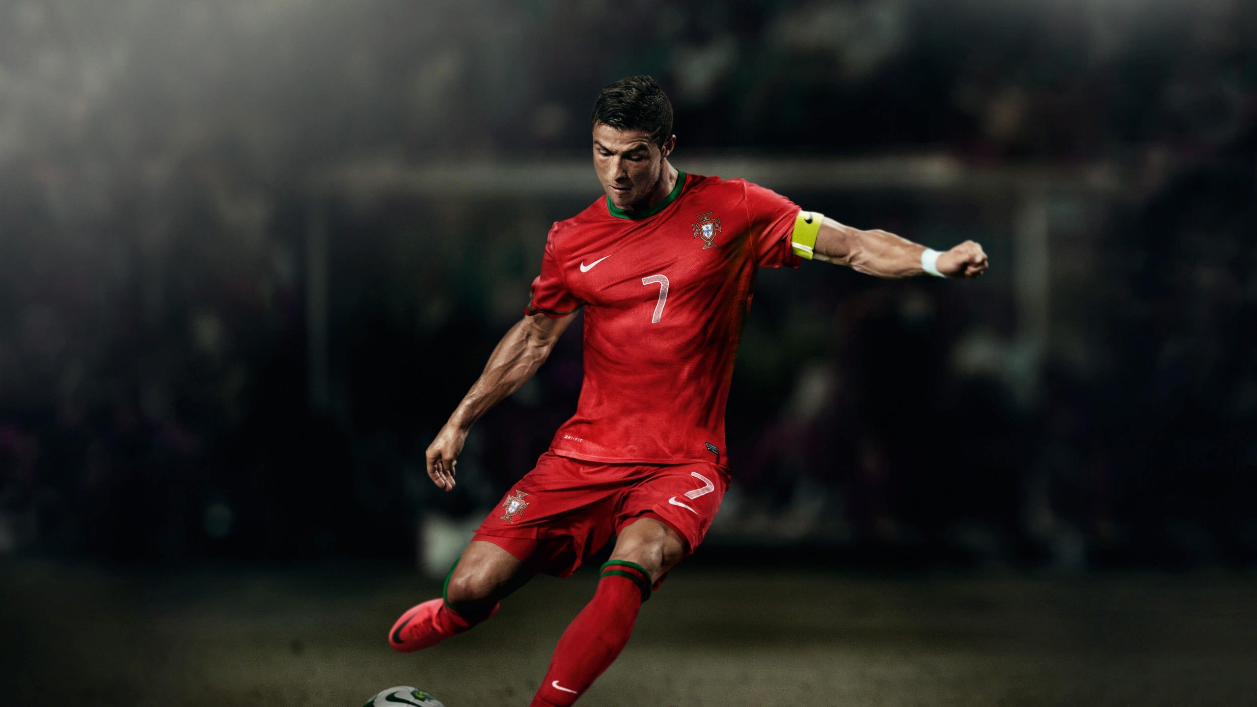 Cristiano Ronaldo Portogallo calcio, CR7, 2560x1440 2K, Desktop