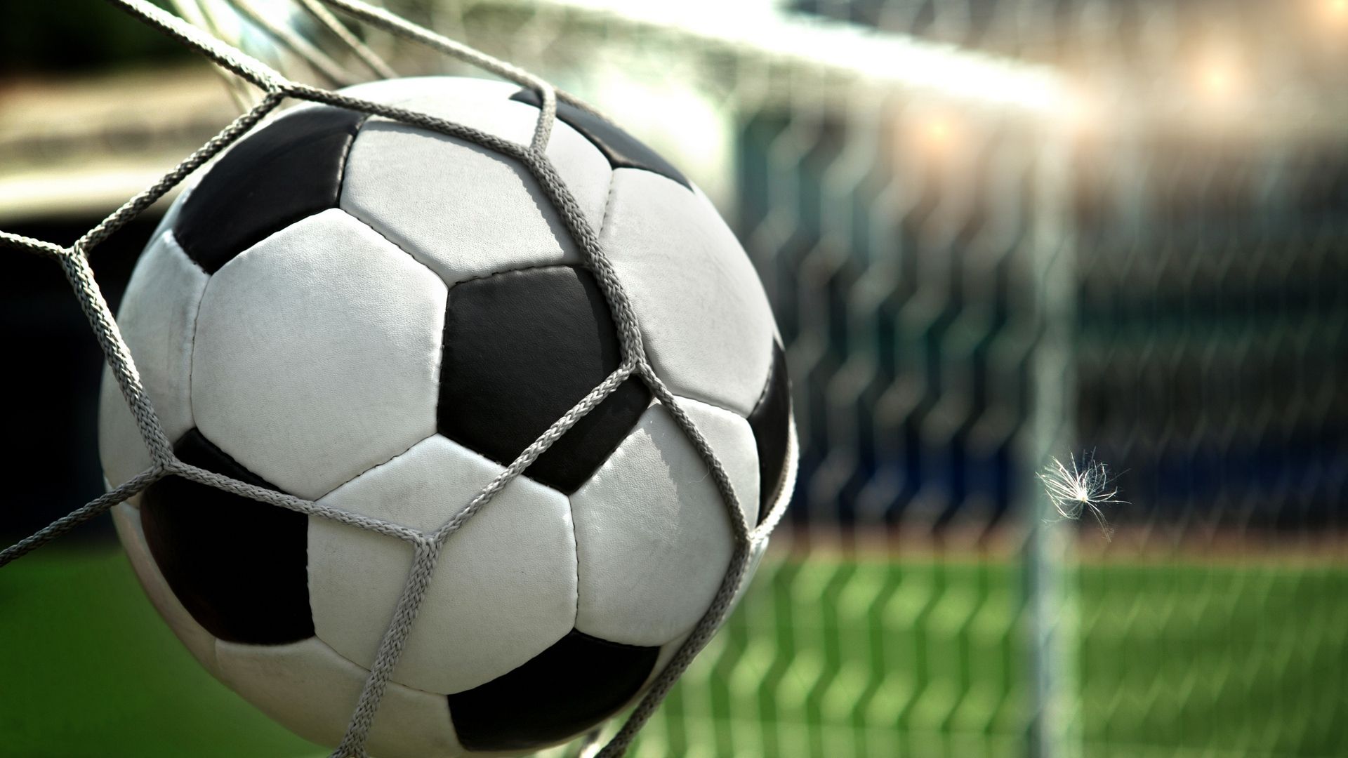 Pallone da calcio in rete, 1920x1080 Full HD, Desktop