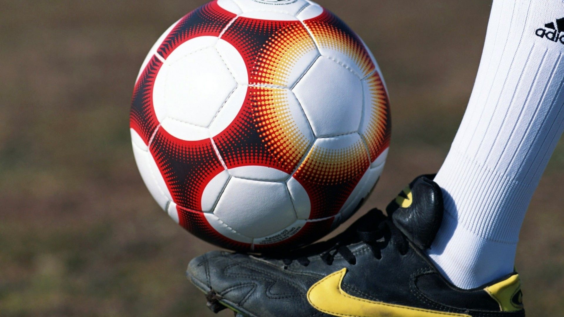 Pallone da calcio con scarpino, 1920x1080 Full HD, Laptop