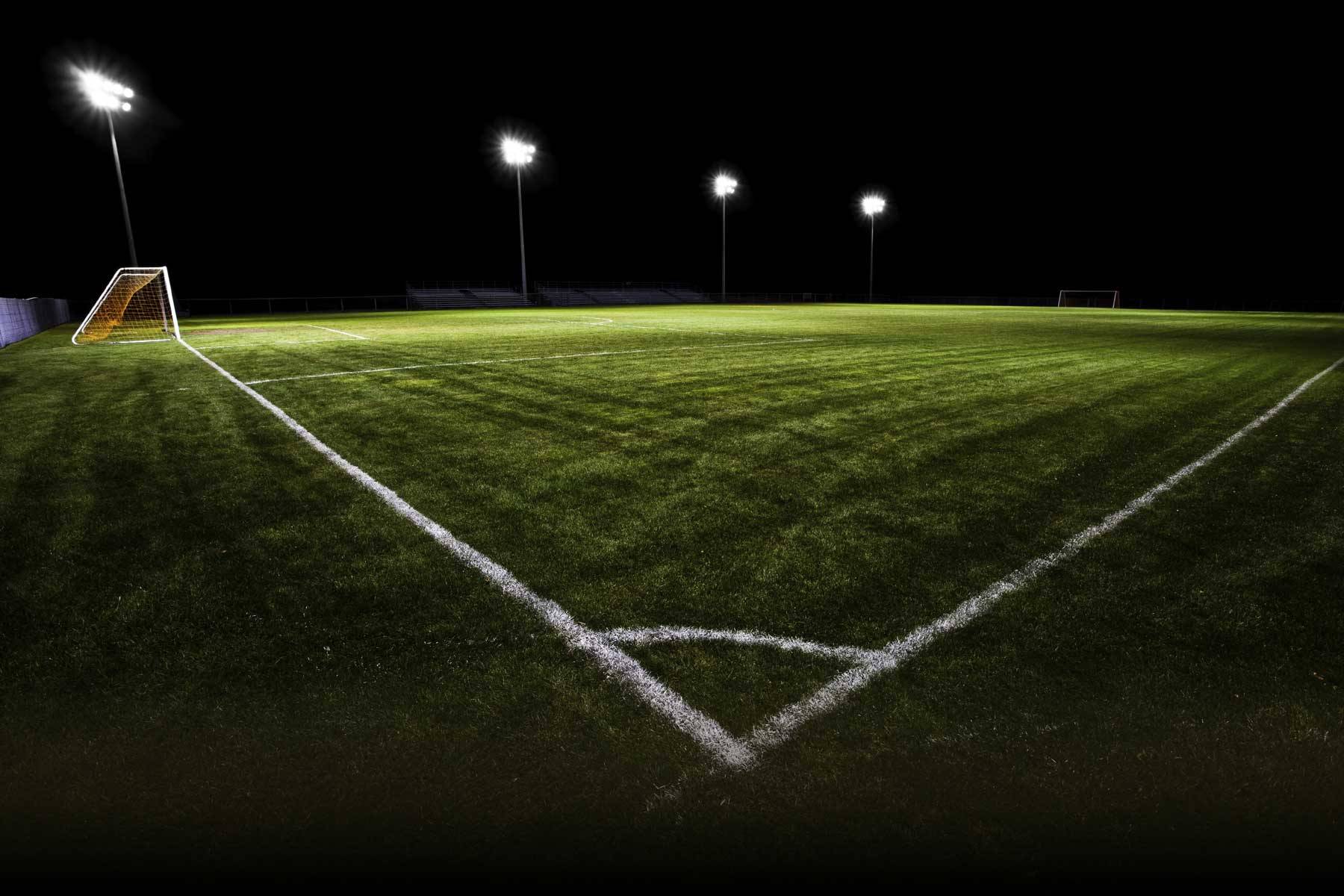 Campo da calcio notturno vuoto, 1800x1200 HD Ready, PC Desktop