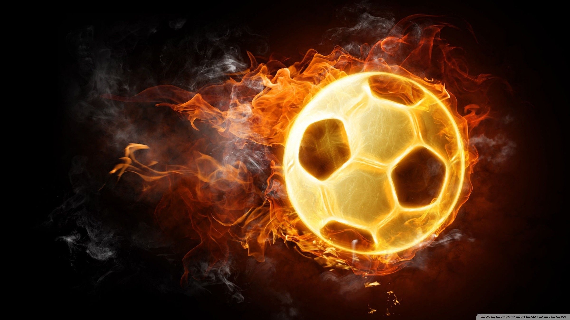Pallone da calcio in fiamme dorate, 2400x1350 Hi-Res, Desktop