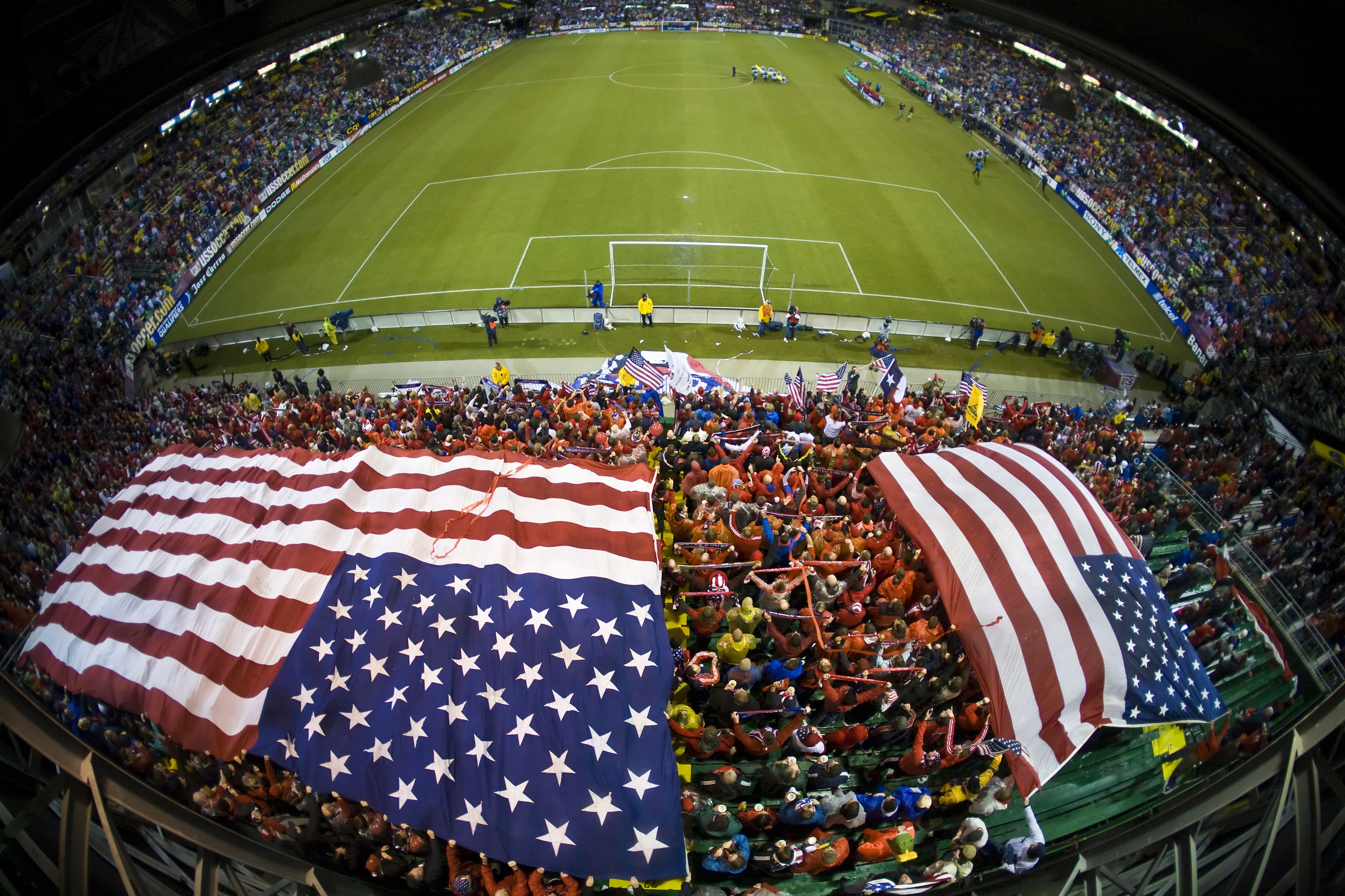 Stadio calcio con bandiere USA, 4368x2912 UHD, PC 4K