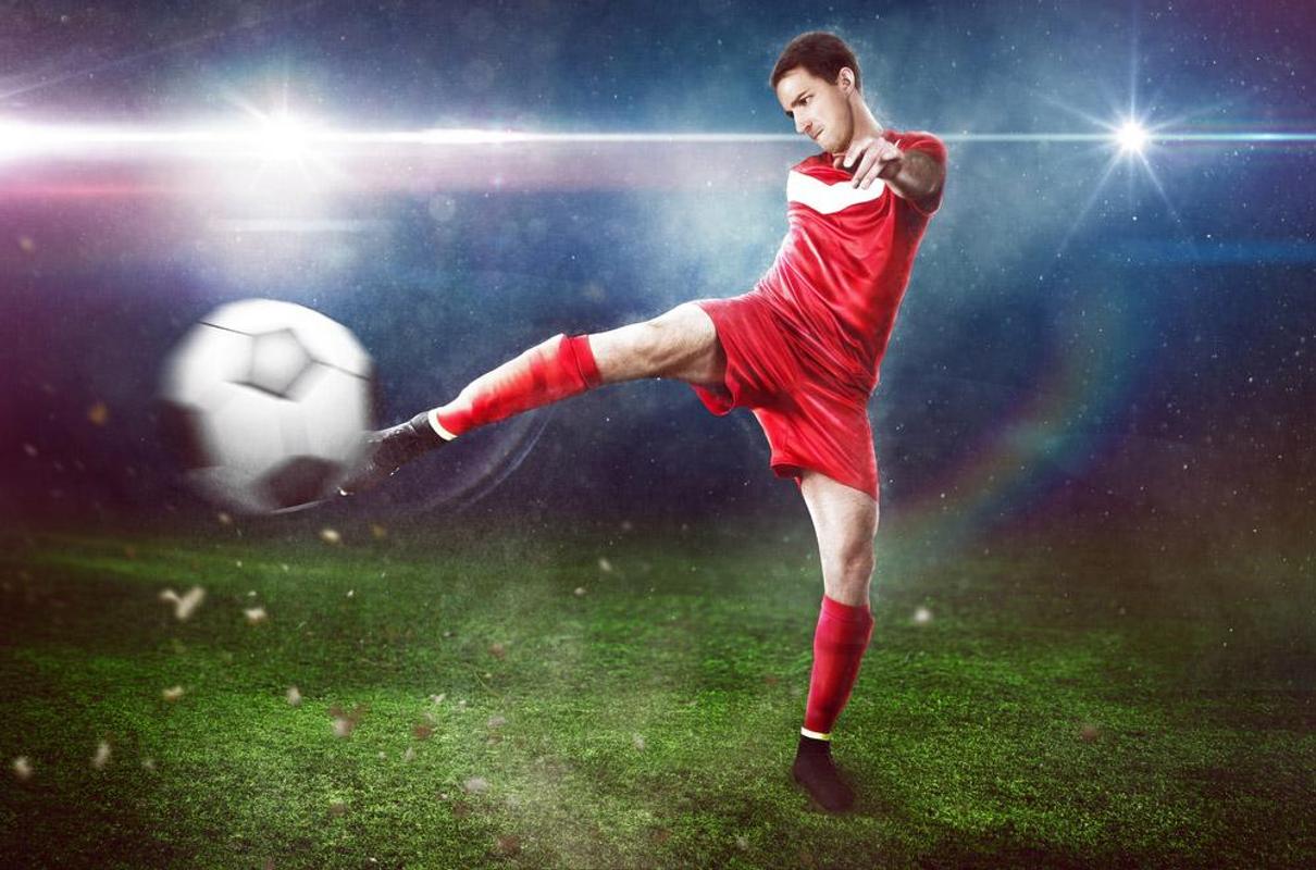Calciatore in maglia rossa calcia, sfondi di Calcio, 1210x800 HD, Laptop