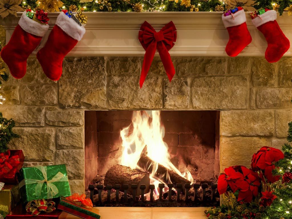 Camino di Natale con calze, 1024x768 HD, Desktop