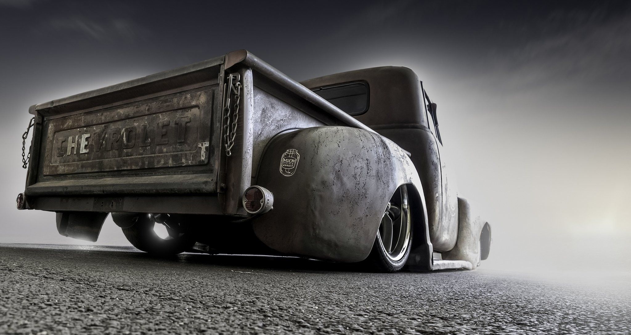 Camion classico ribassato nero, 2048x1088 2K, PC Desktop