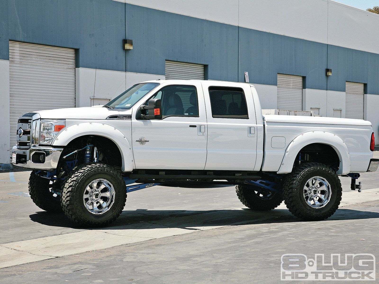 Pickup Ford bianco sollevato, 1600x1200 900p, Laptop