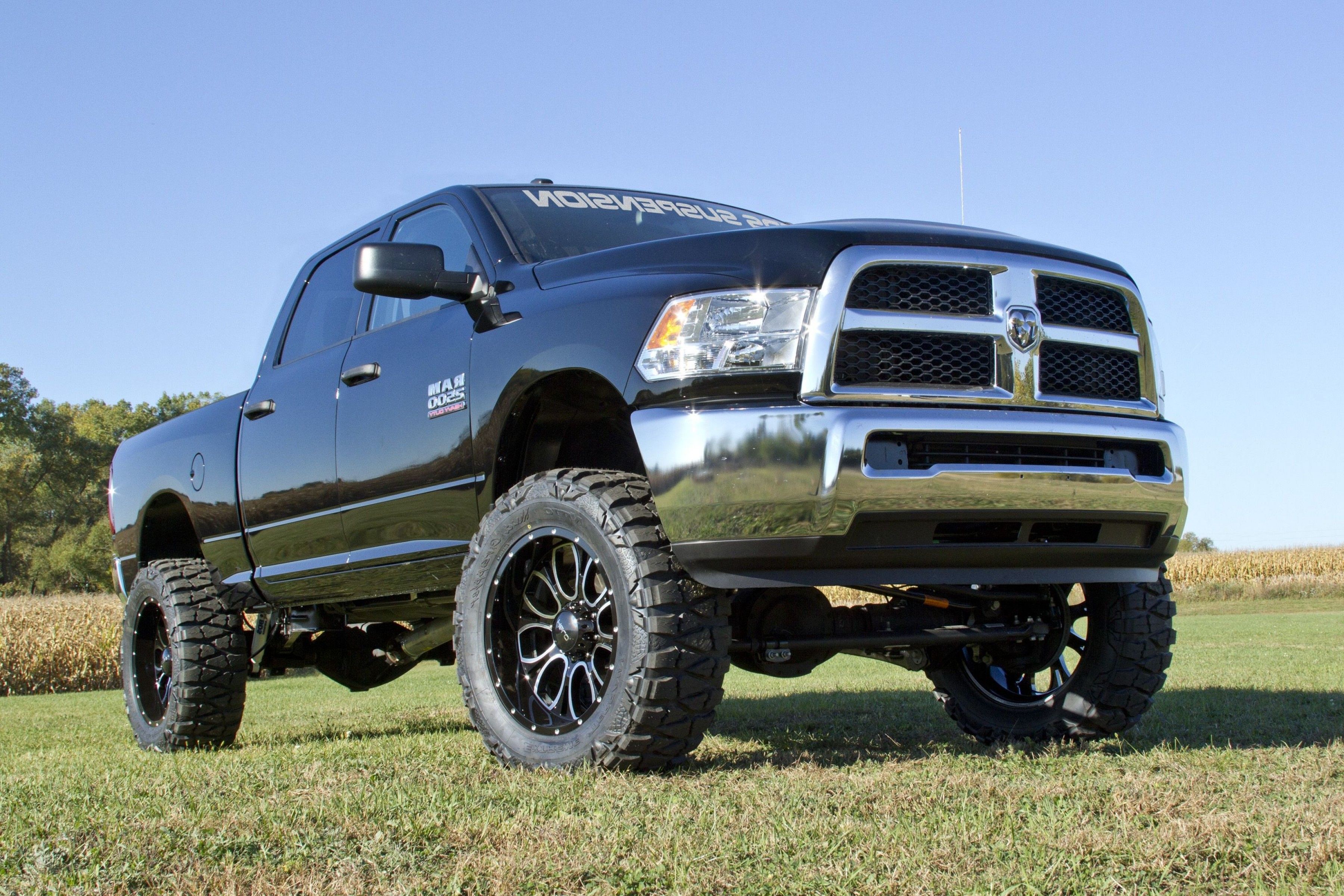 Camion Dodge Ram sollevato, 3600x2400 2K+, PC