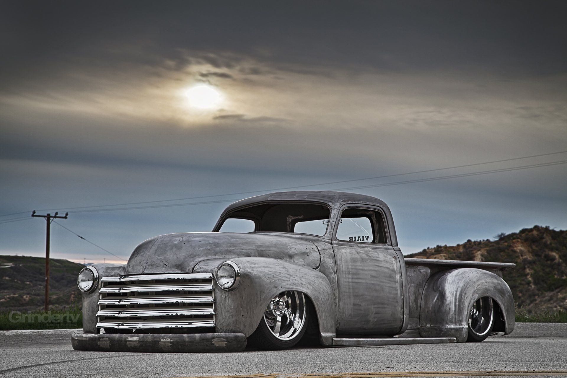 Camion Chevy nero sollevato, 1600x1000 900p, Desktop