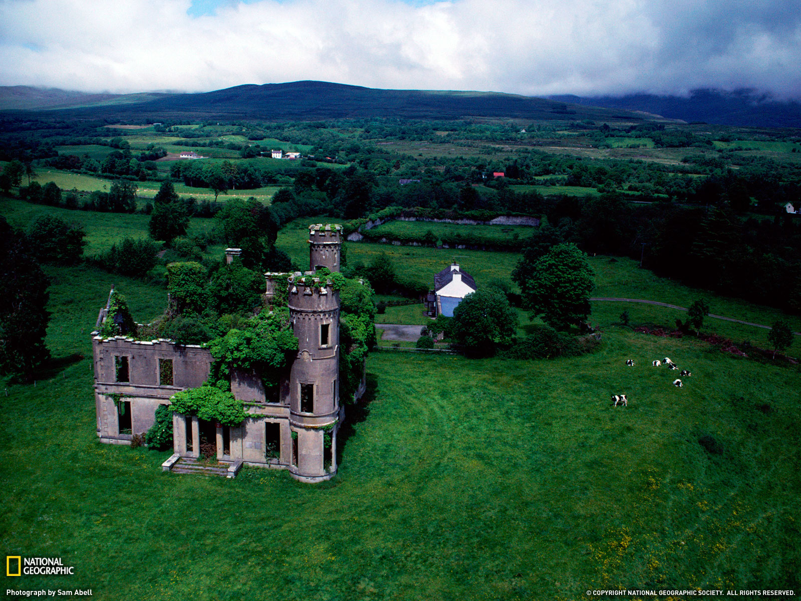 Rovine castello campagna irlandese, 1600x1200 900p, MacBook Air