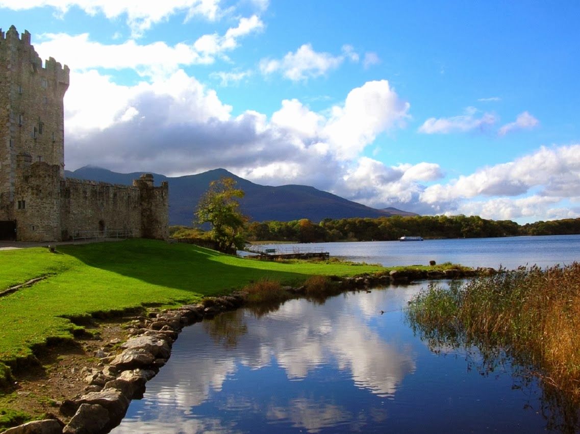 Castello irlandese su lago, 1137x851 HD, Laptop