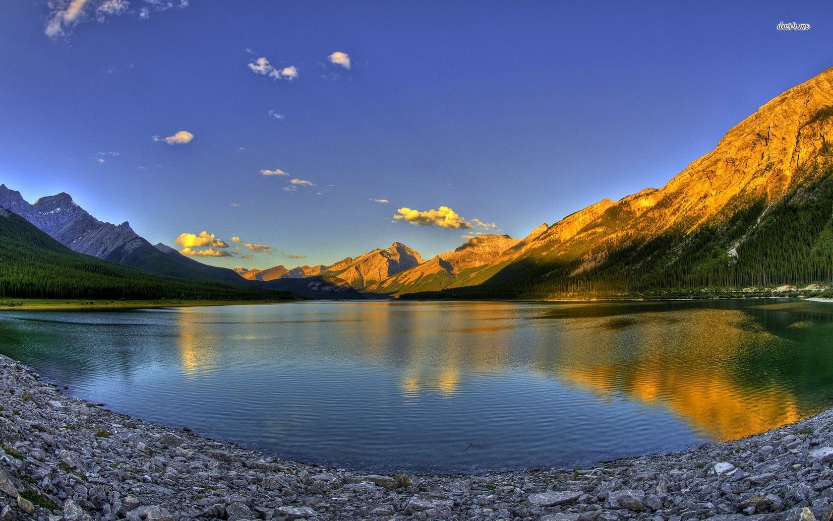 Lago tra montagne, tramonto, 1680x1050 900p, MacBook Air
