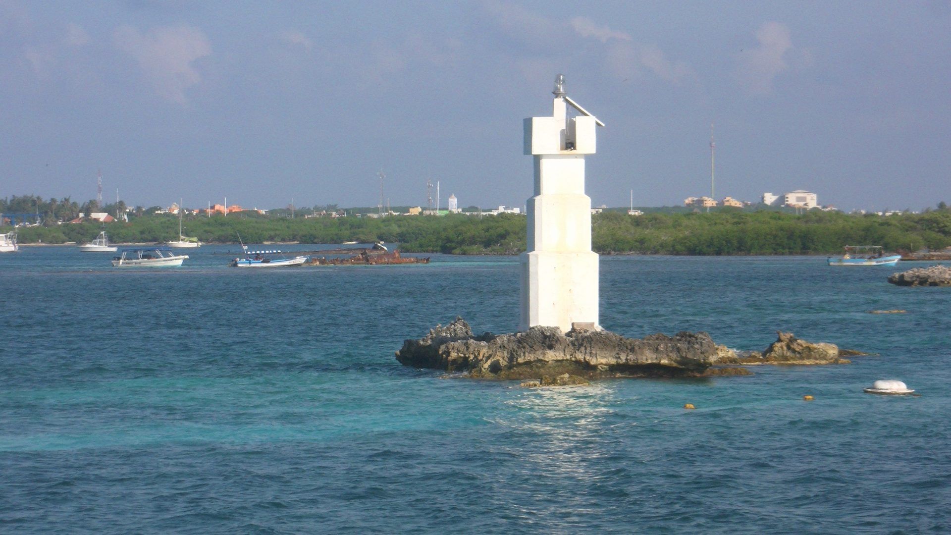 Faro bianco su mare turchese, 1920x1080 Full HD 1080p, PC Desktop